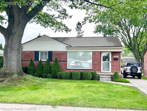 Photo of 9611 Deering Street, Livonia City, MI 48150 (MLS # 20261039195)