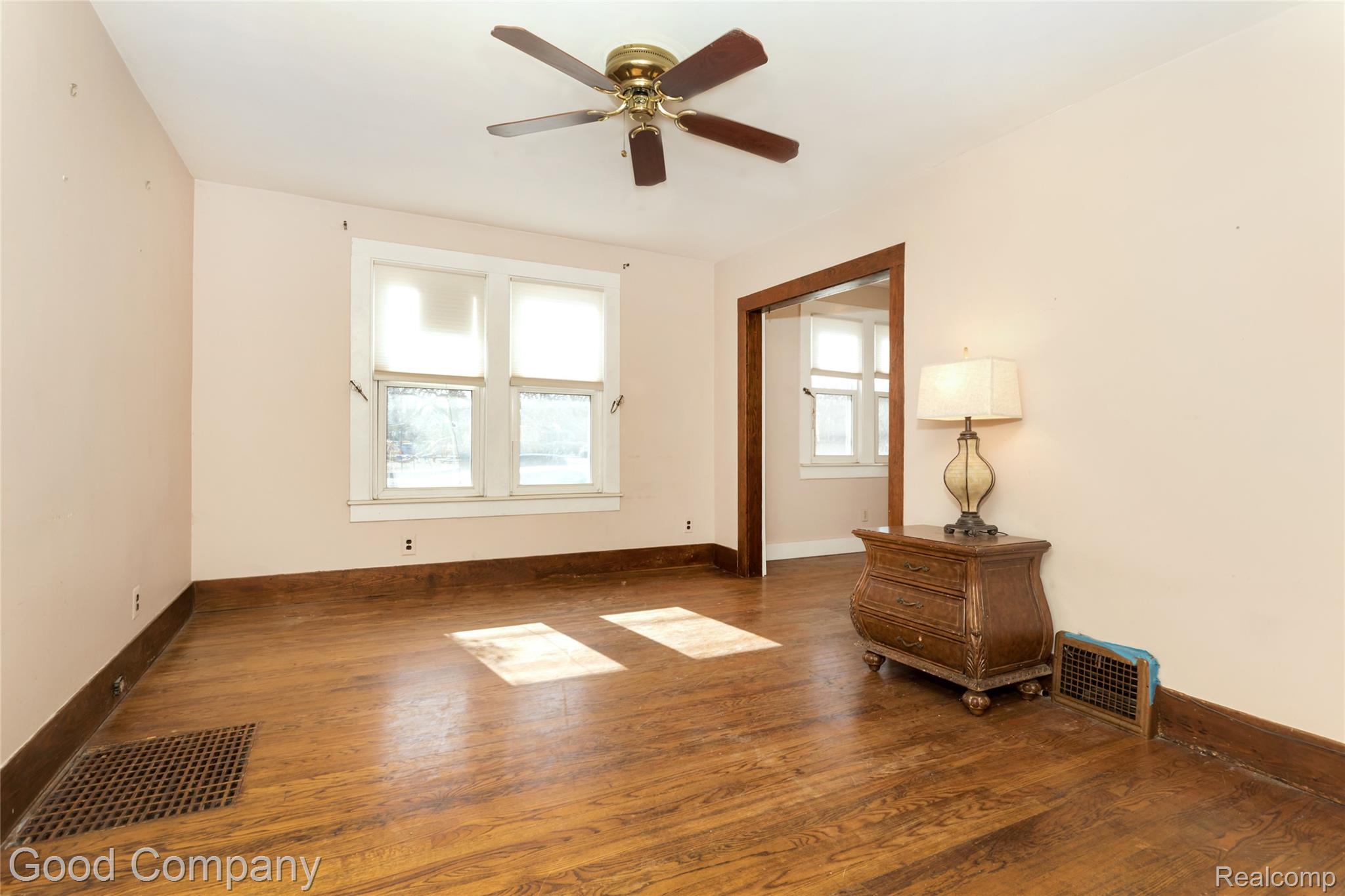 834 W Houstonia Avenue