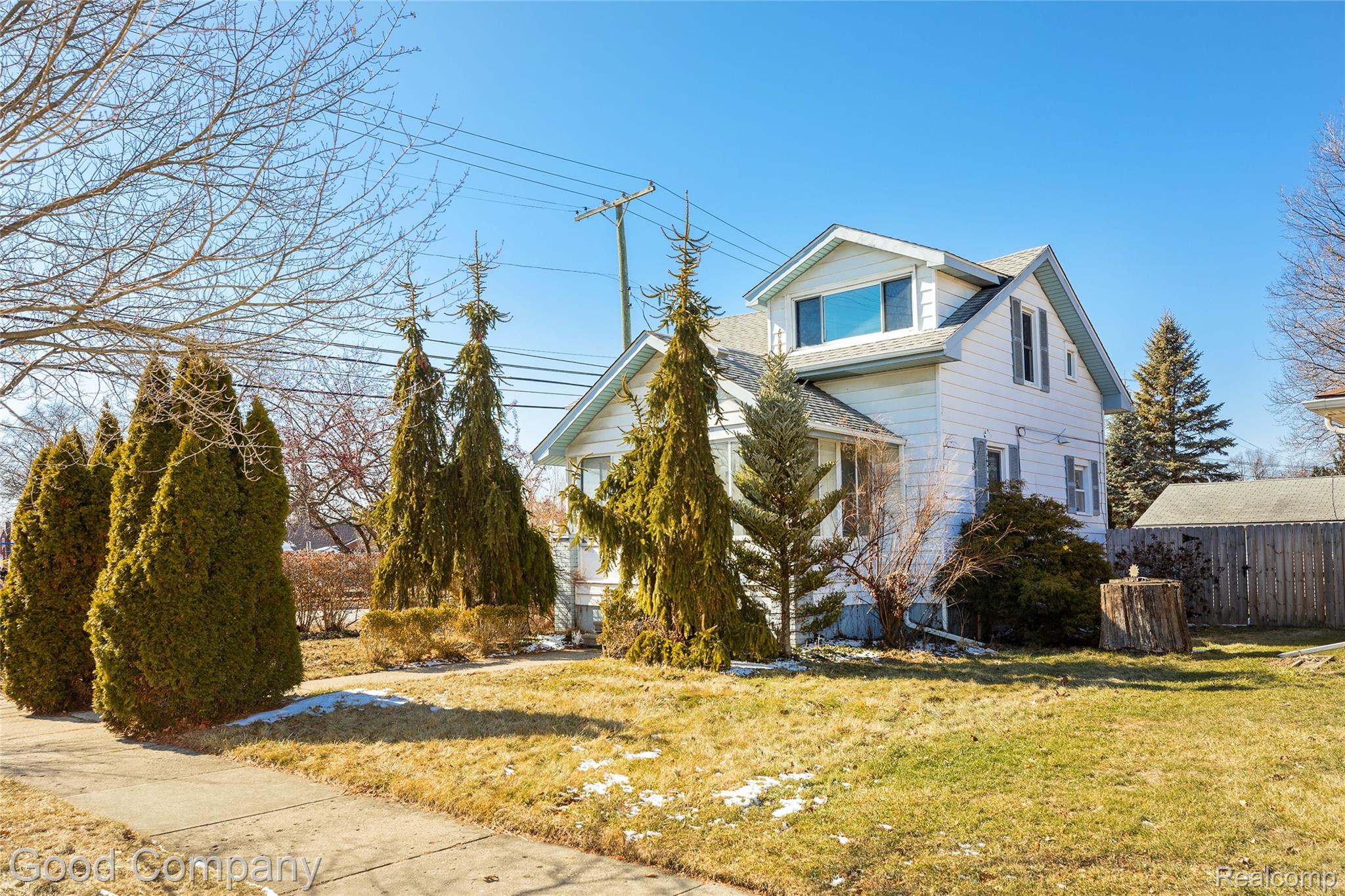 834 W Houstonia Avenue