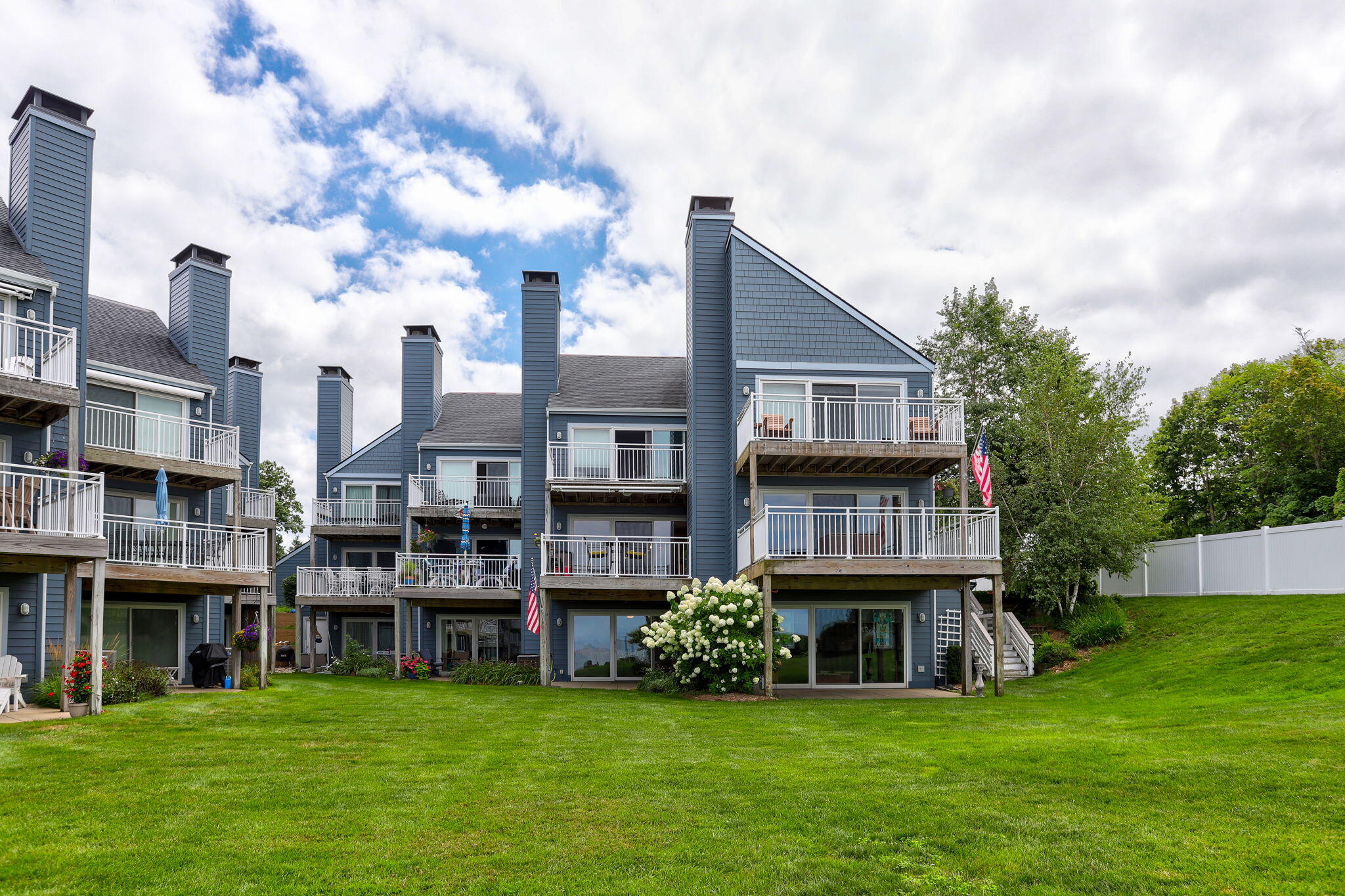 215 North Shore Drive #2
