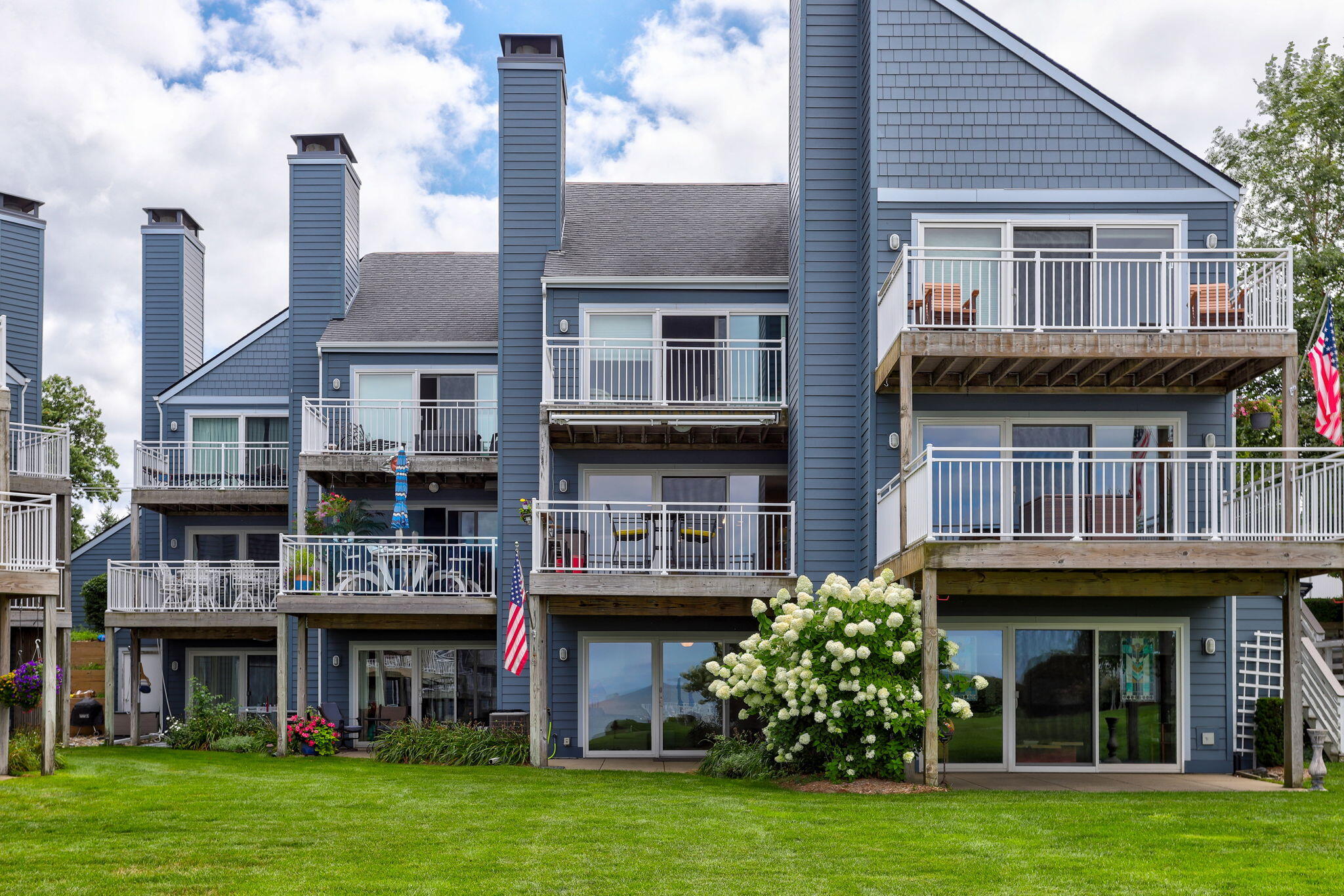 215 North Shore Drive #2