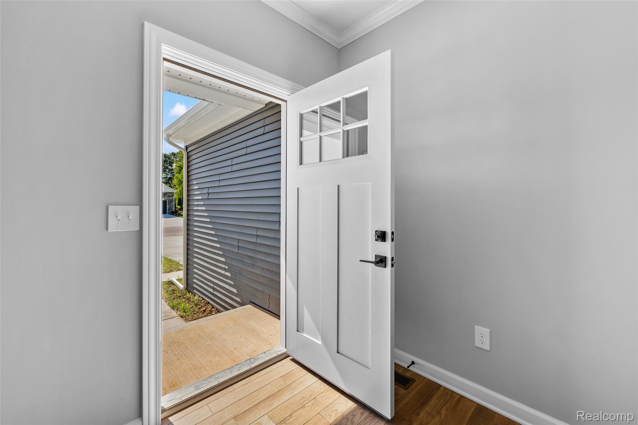 5212 Farmridge Lane