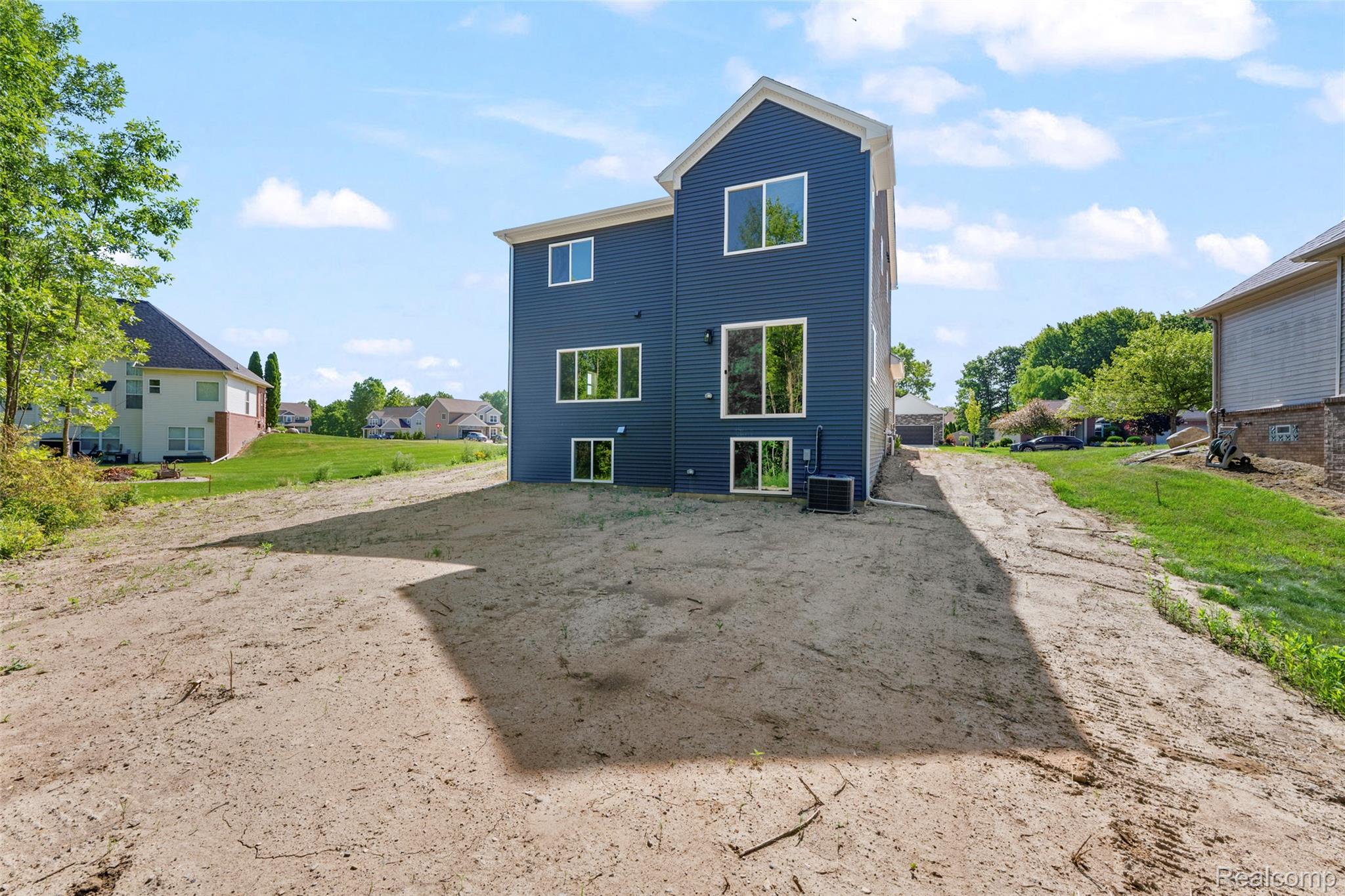5212 Farmridge Lane