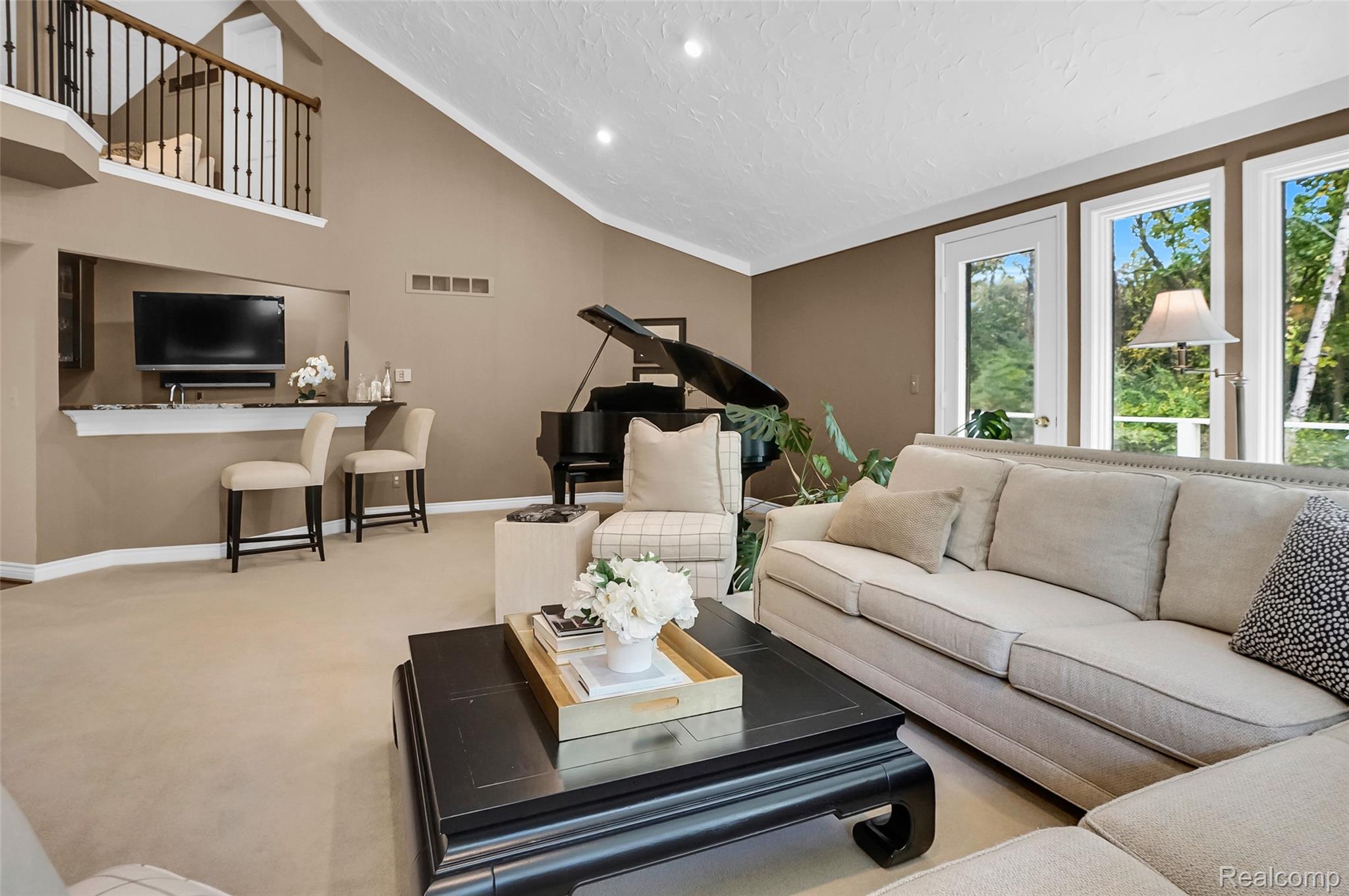 Rochester City, Michigan 48306, United States, 4 Bedrooms Bedrooms, ,3 BathroomsBathrooms,Residential,Coming Soon,224360