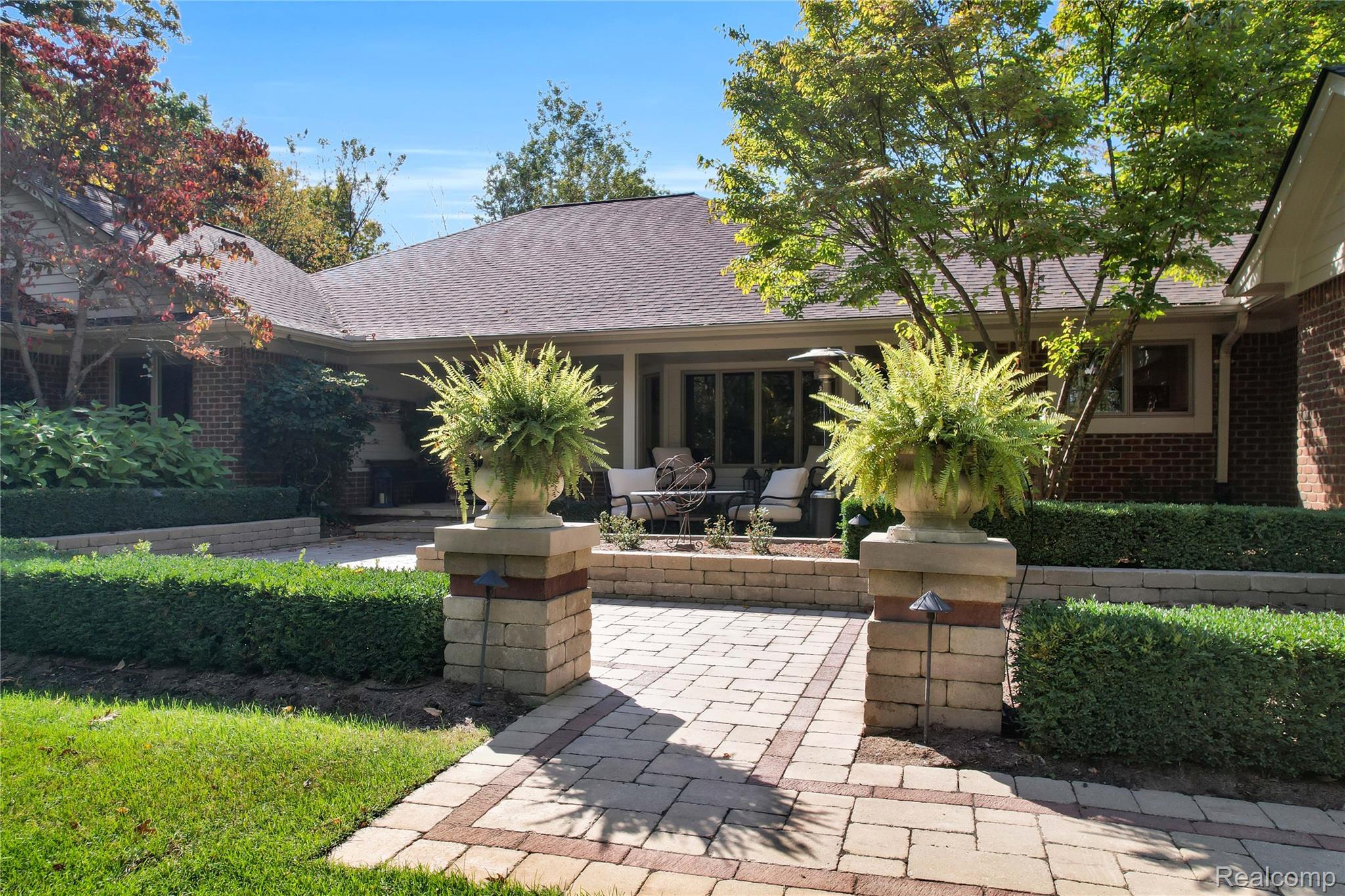 Rochester City, Michigan 48306, United States, 4 Bedrooms Bedrooms, ,3 BathroomsBathrooms,Residential,Coming Soon,224360