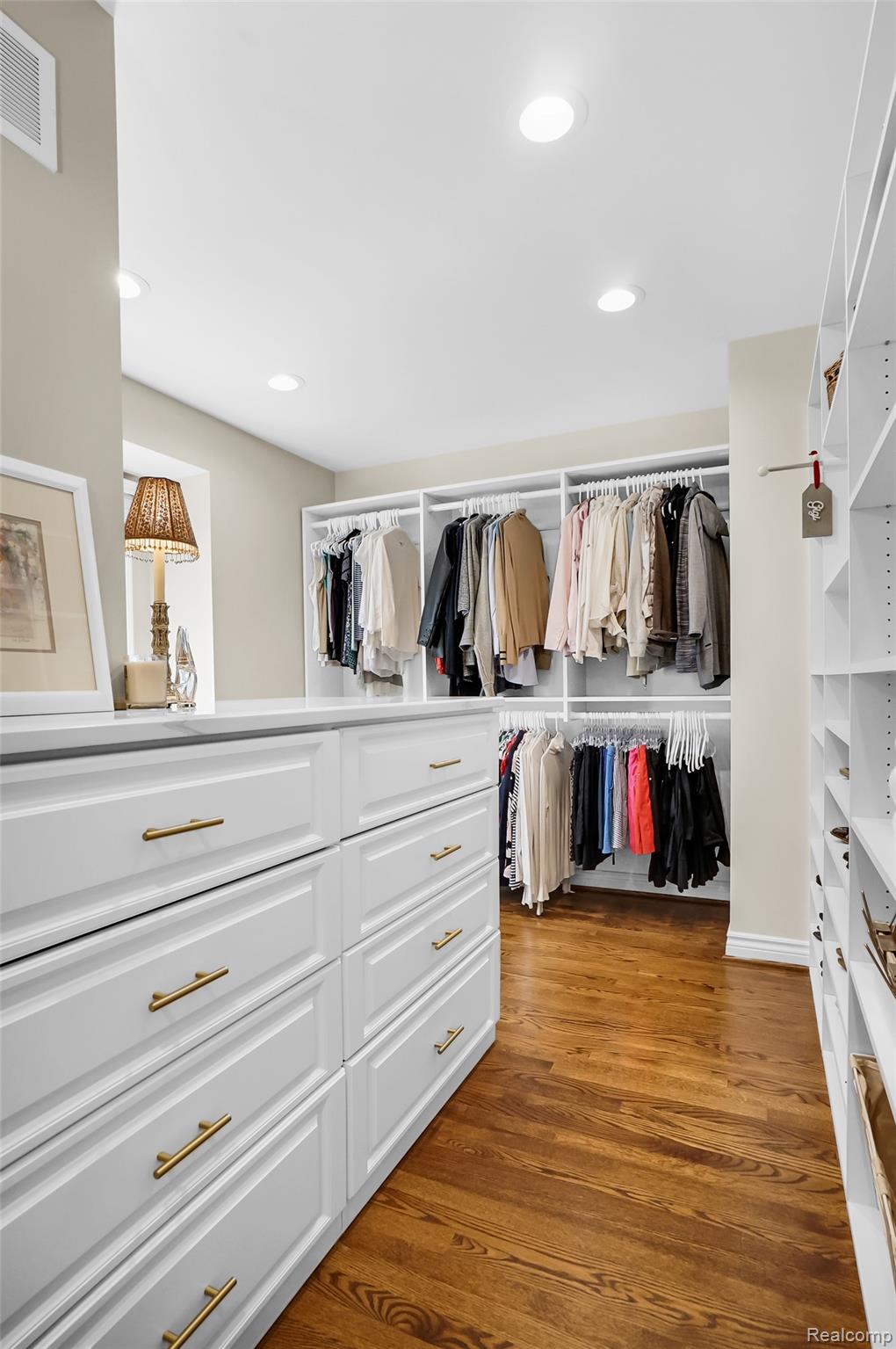 Rochester City, Michigan 48306, United States, 4 Bedrooms Bedrooms, ,3 BathroomsBathrooms,Residential,Coming Soon,224360