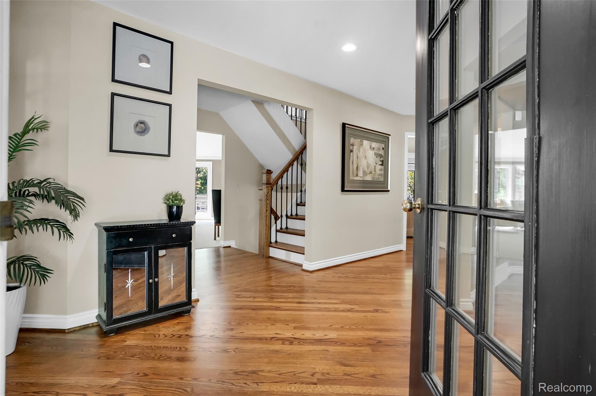 Rochester City, Michigan 48306, United States, 4 Bedrooms Bedrooms, ,3 BathroomsBathrooms,Residential,Coming Soon,224360