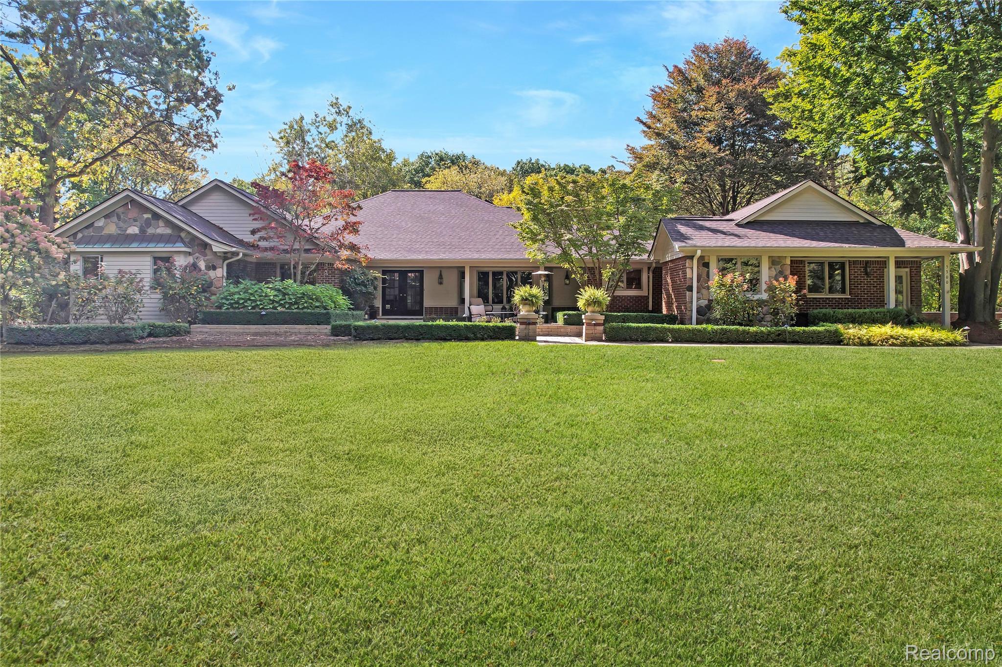 Rochester City, Michigan 48306, United States, 4 Bedrooms Bedrooms, ,3 BathroomsBathrooms,Residential,Coming Soon,224360