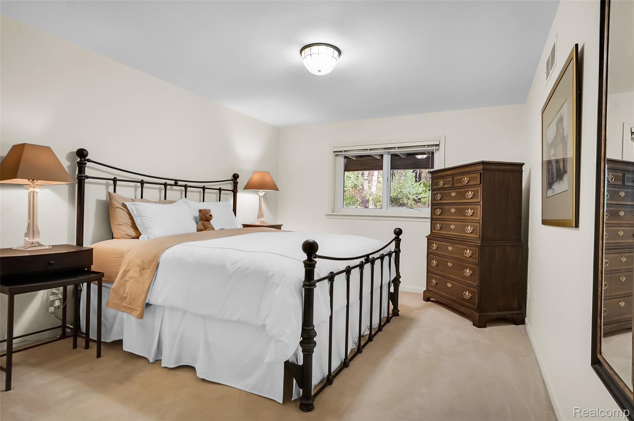 Rochester City, Michigan 48306, United States, 4 Bedrooms Bedrooms, ,3 BathroomsBathrooms,Residential,Coming Soon,224360