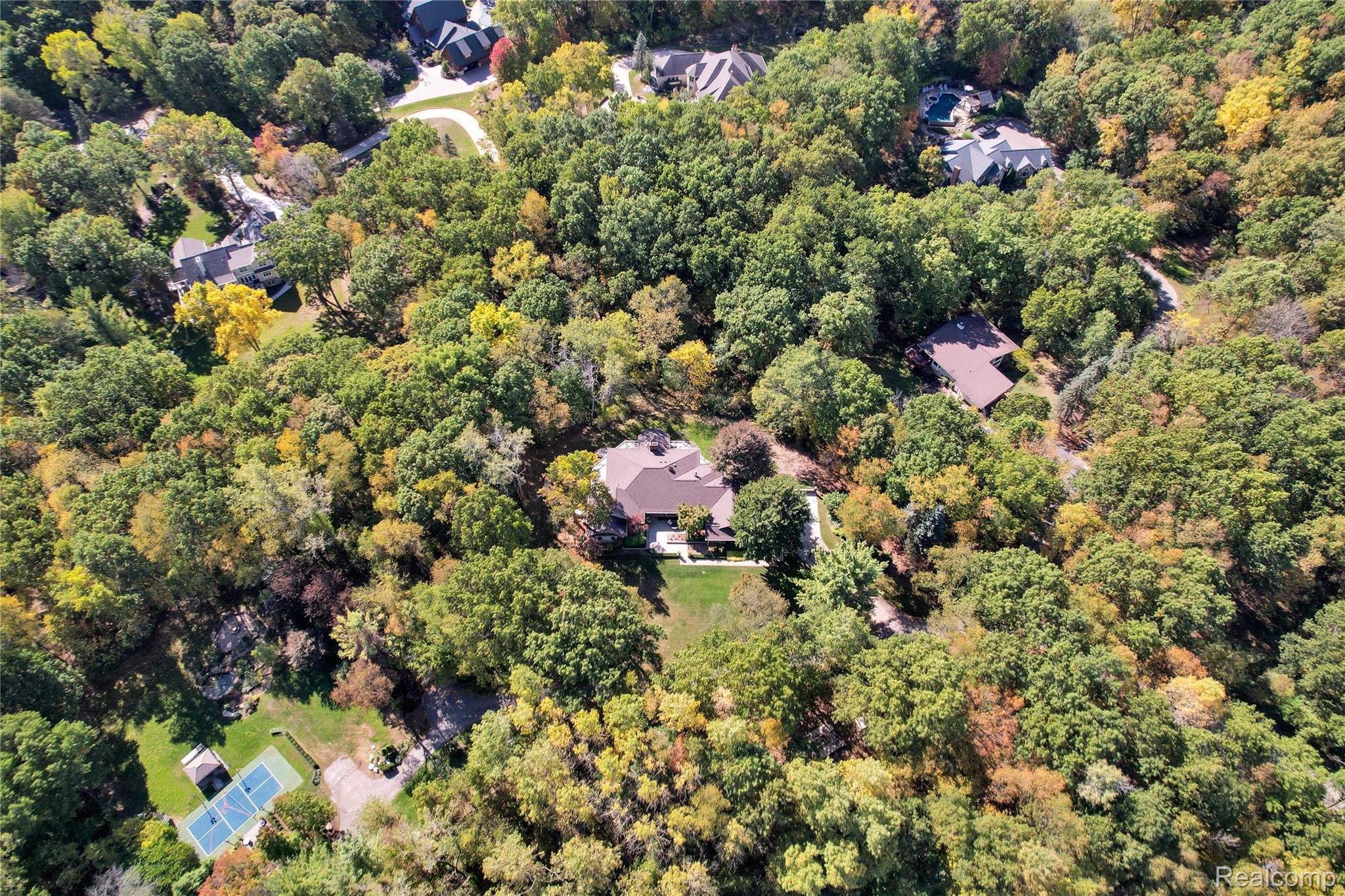 Rochester City, Michigan 48306, United States, 4 Bedrooms Bedrooms, ,3 BathroomsBathrooms,Residential,Coming Soon,224360