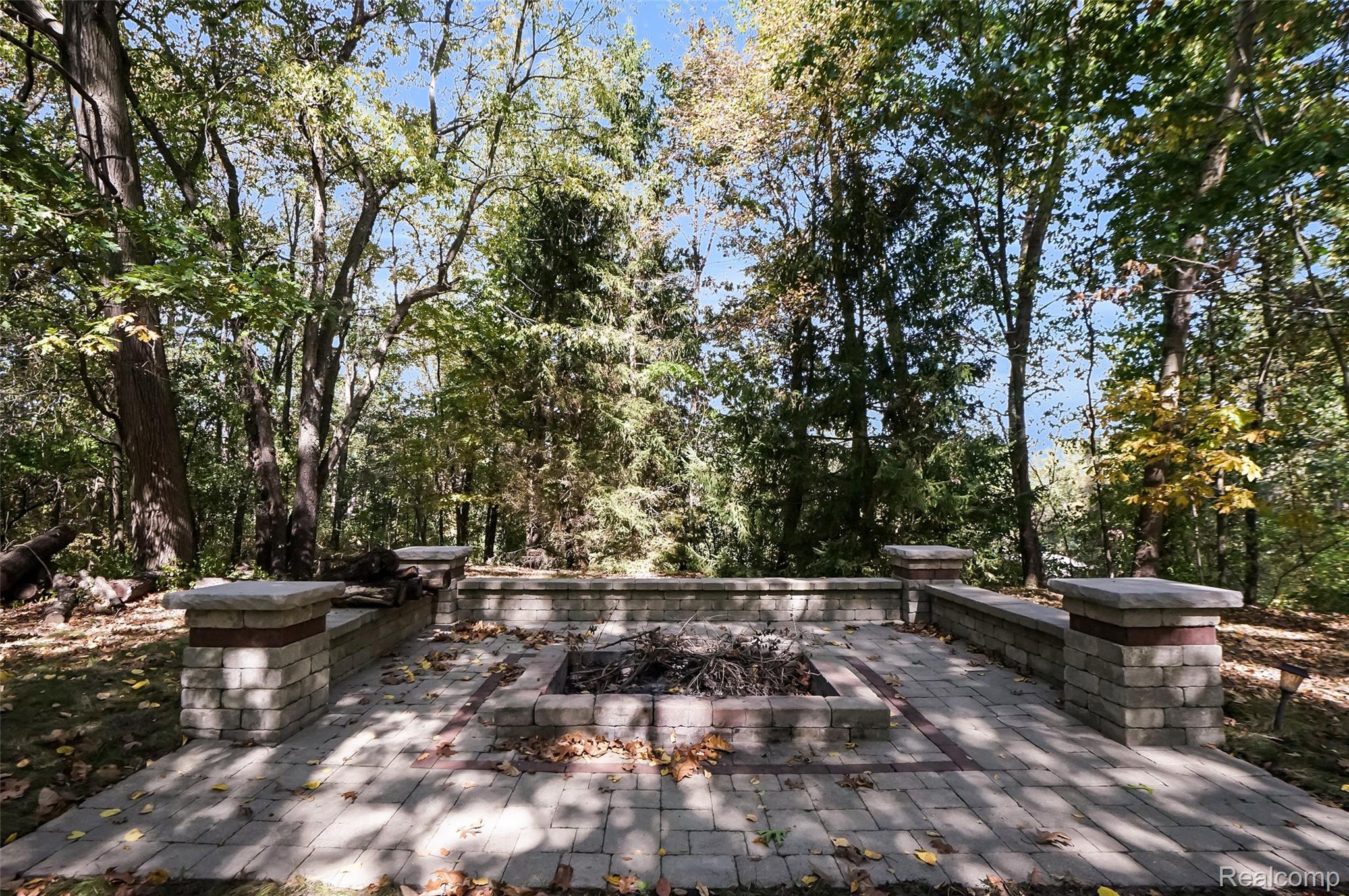 Rochester City, Michigan 48306, United States, 4 Bedrooms Bedrooms, ,3 BathroomsBathrooms,Residential,Coming Soon,224360