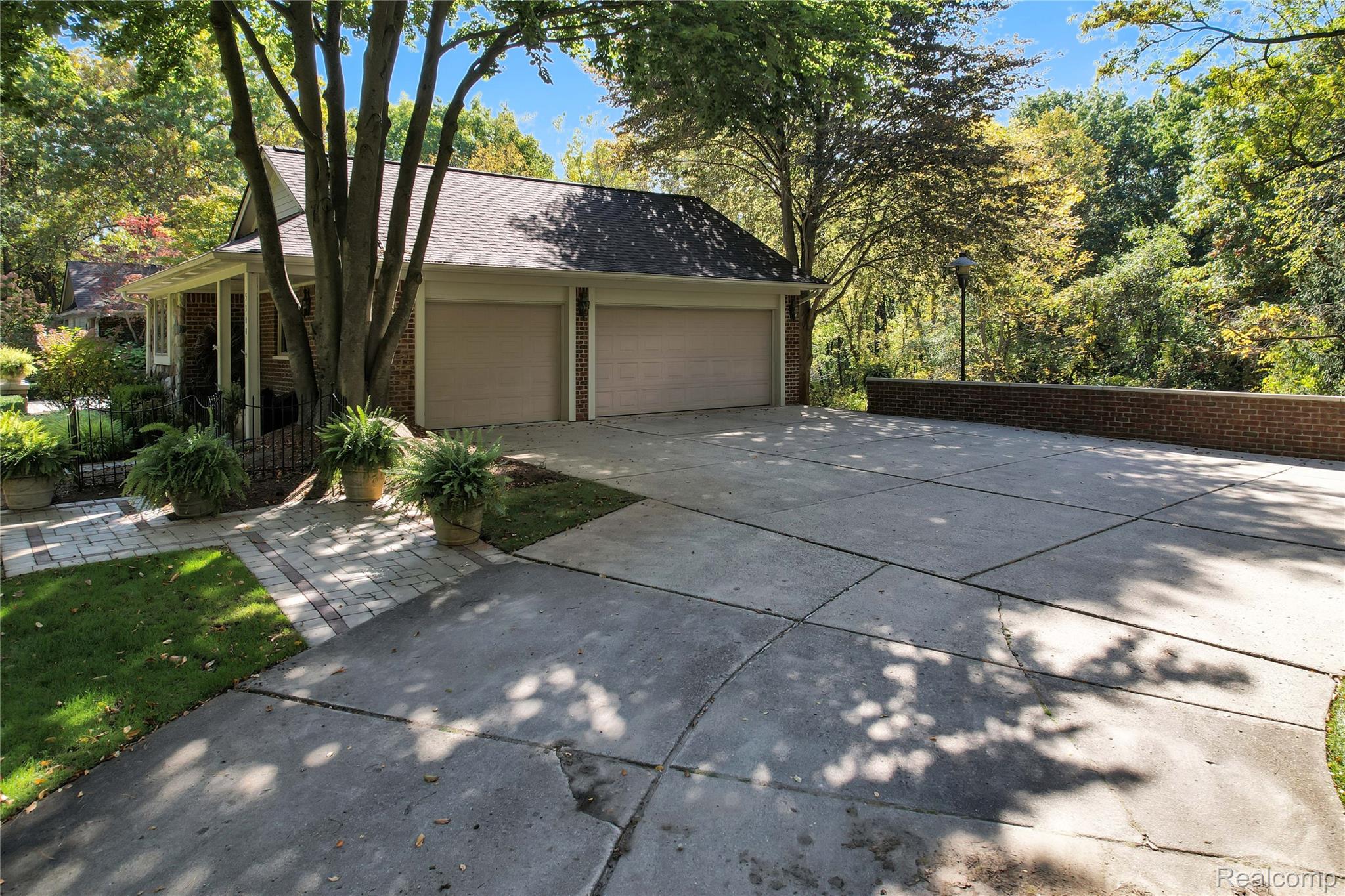 Rochester City, Michigan 48306, United States, 4 Bedrooms Bedrooms, ,3 BathroomsBathrooms,Residential,Coming Soon,224360