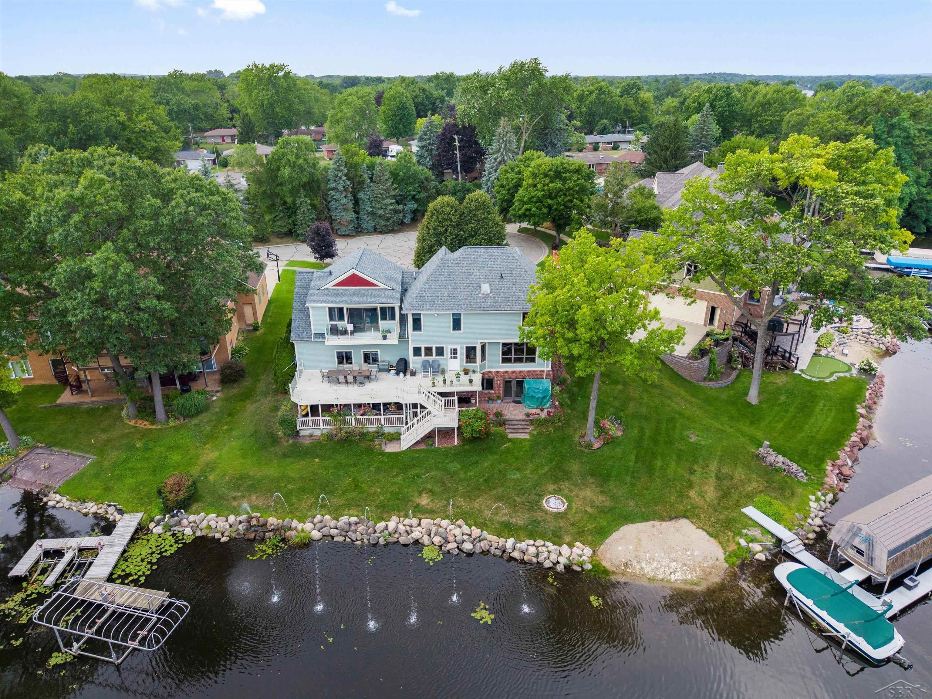 3172 Pine Tree Court