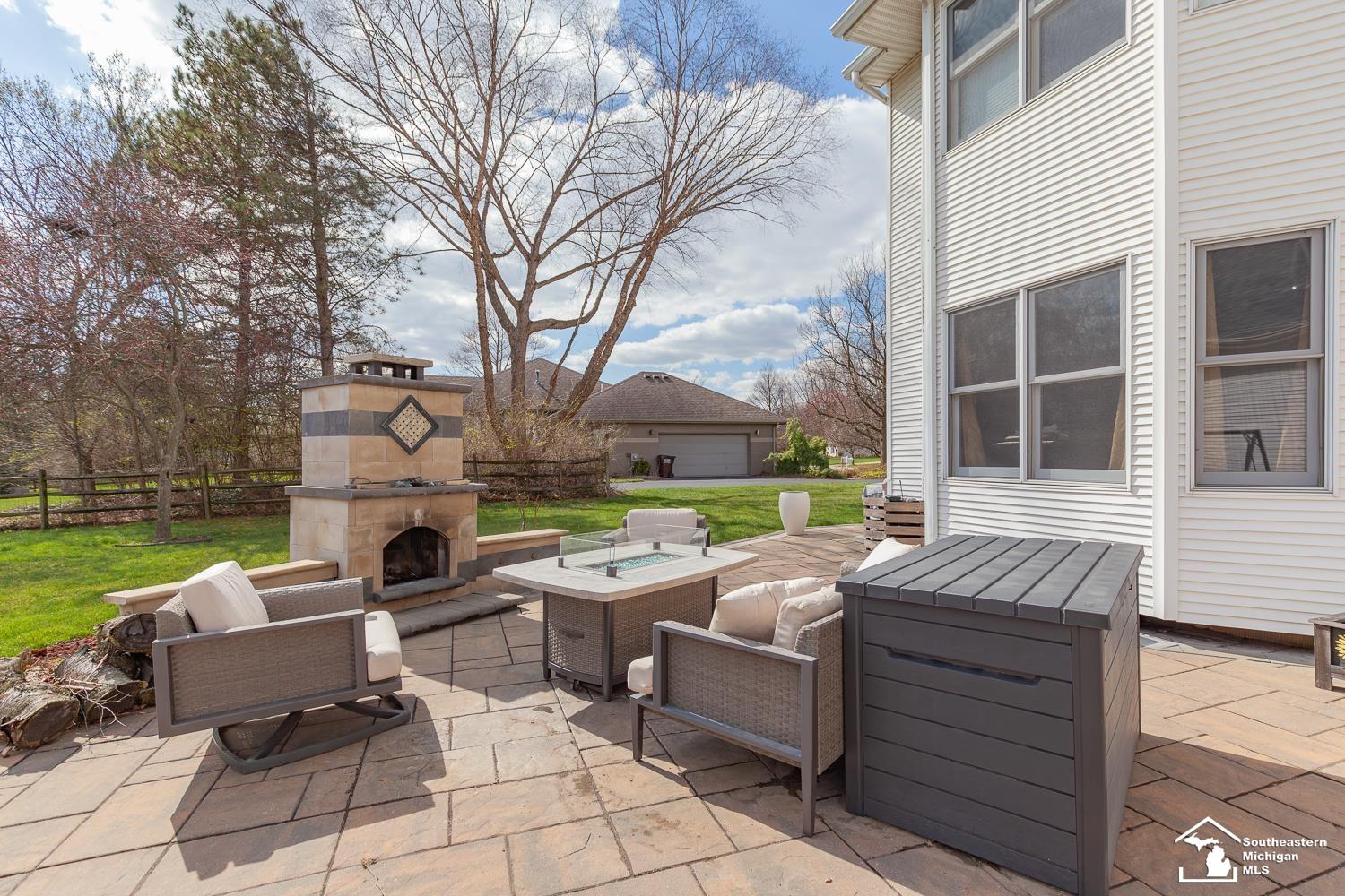 3185 Deer Creek Drive