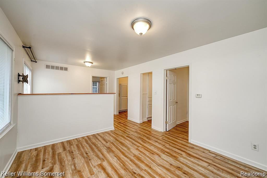 861 W LEWISTON Avenue