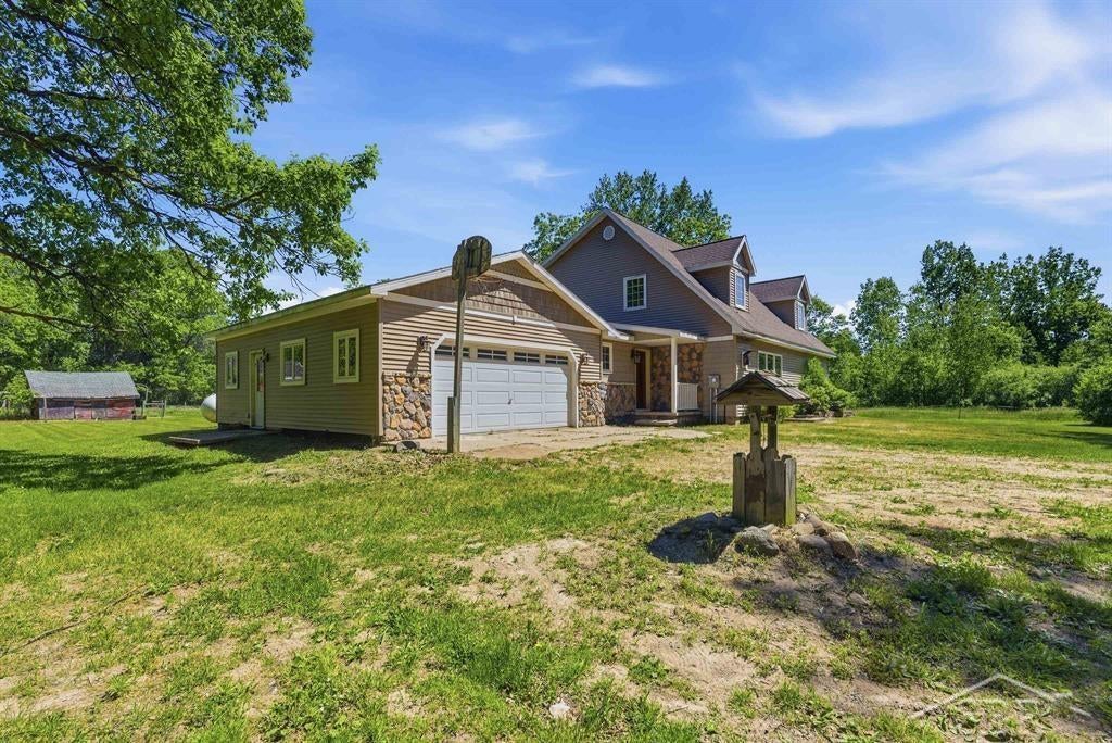 419 E Bradford Road