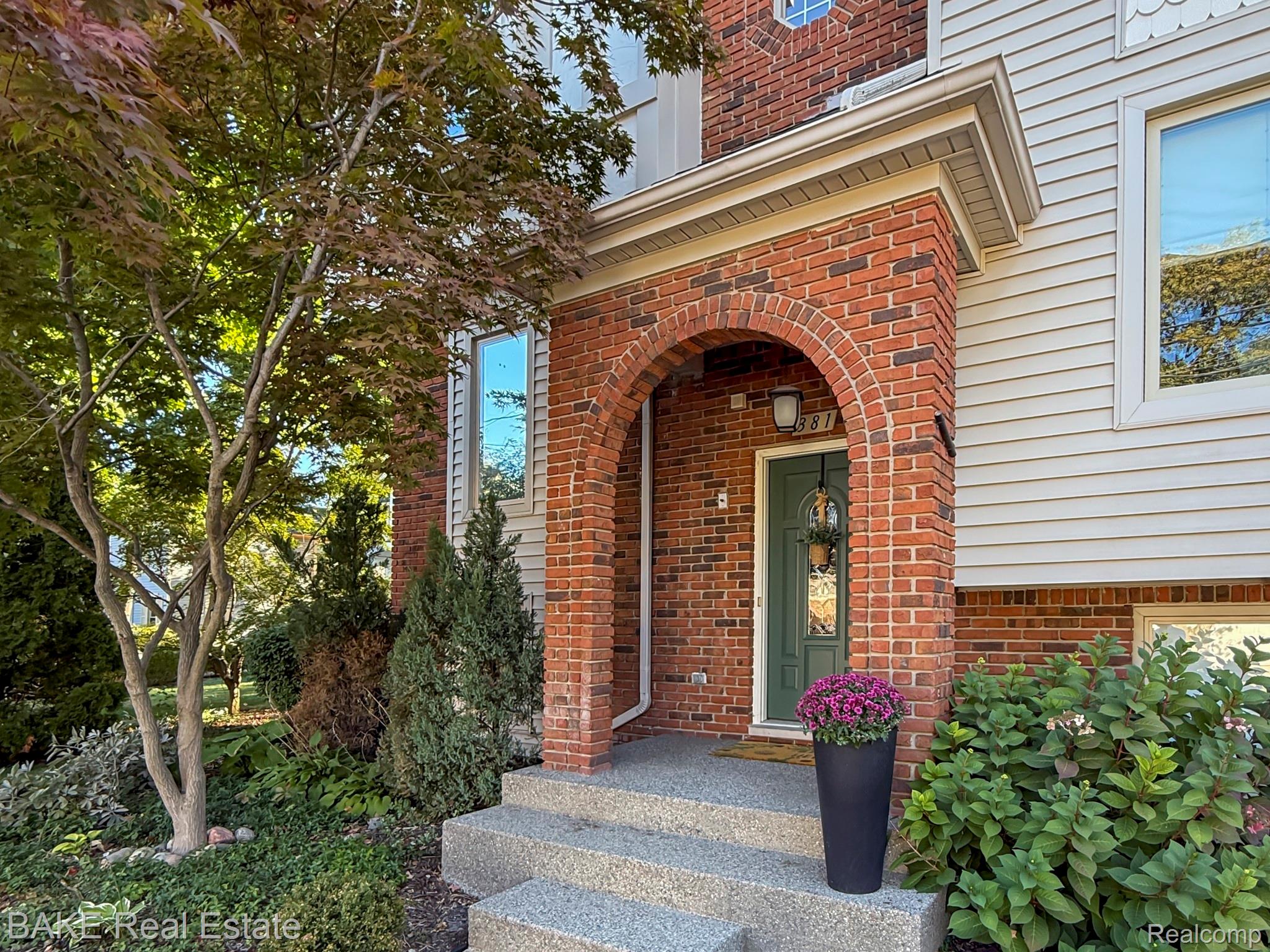 381 Hamilton Street