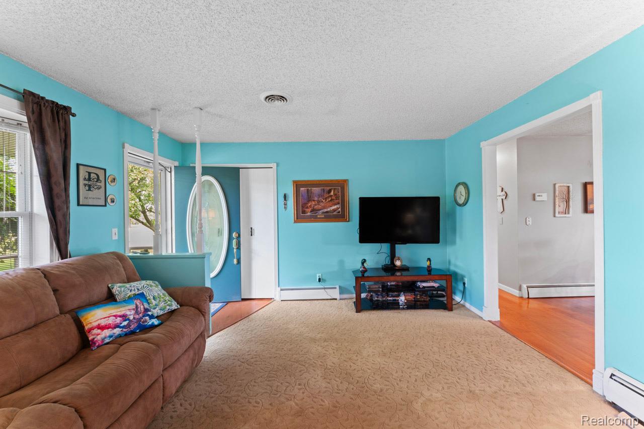 5067 Hemingway Lake Road