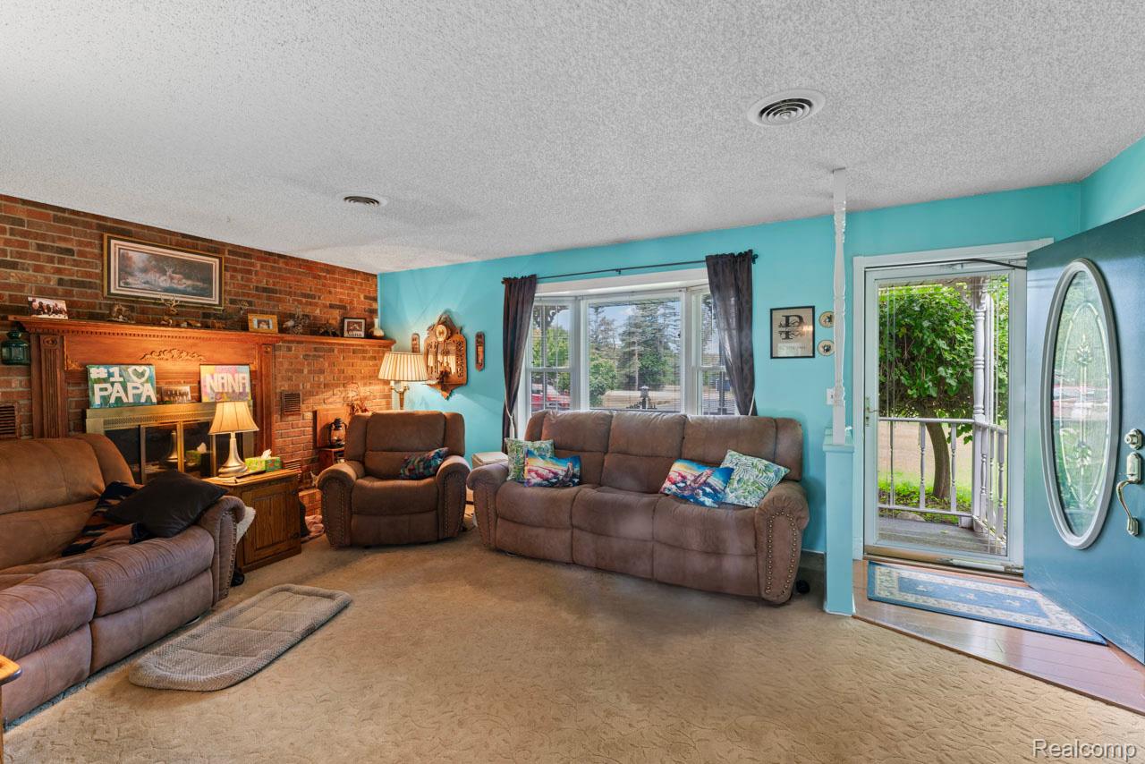5067 Hemingway Lake Road