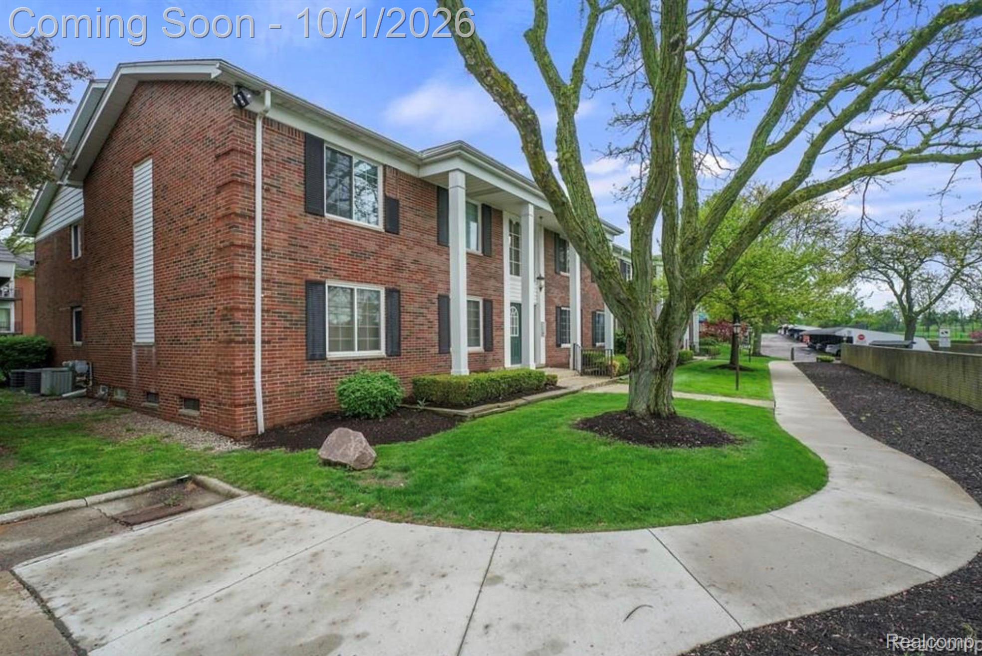 2472 Mulberry Square 22