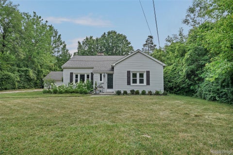 Photo of 20215 W Eastwood Drive W, Harper Woods City, MI 48225 (MLS # 20261059276)