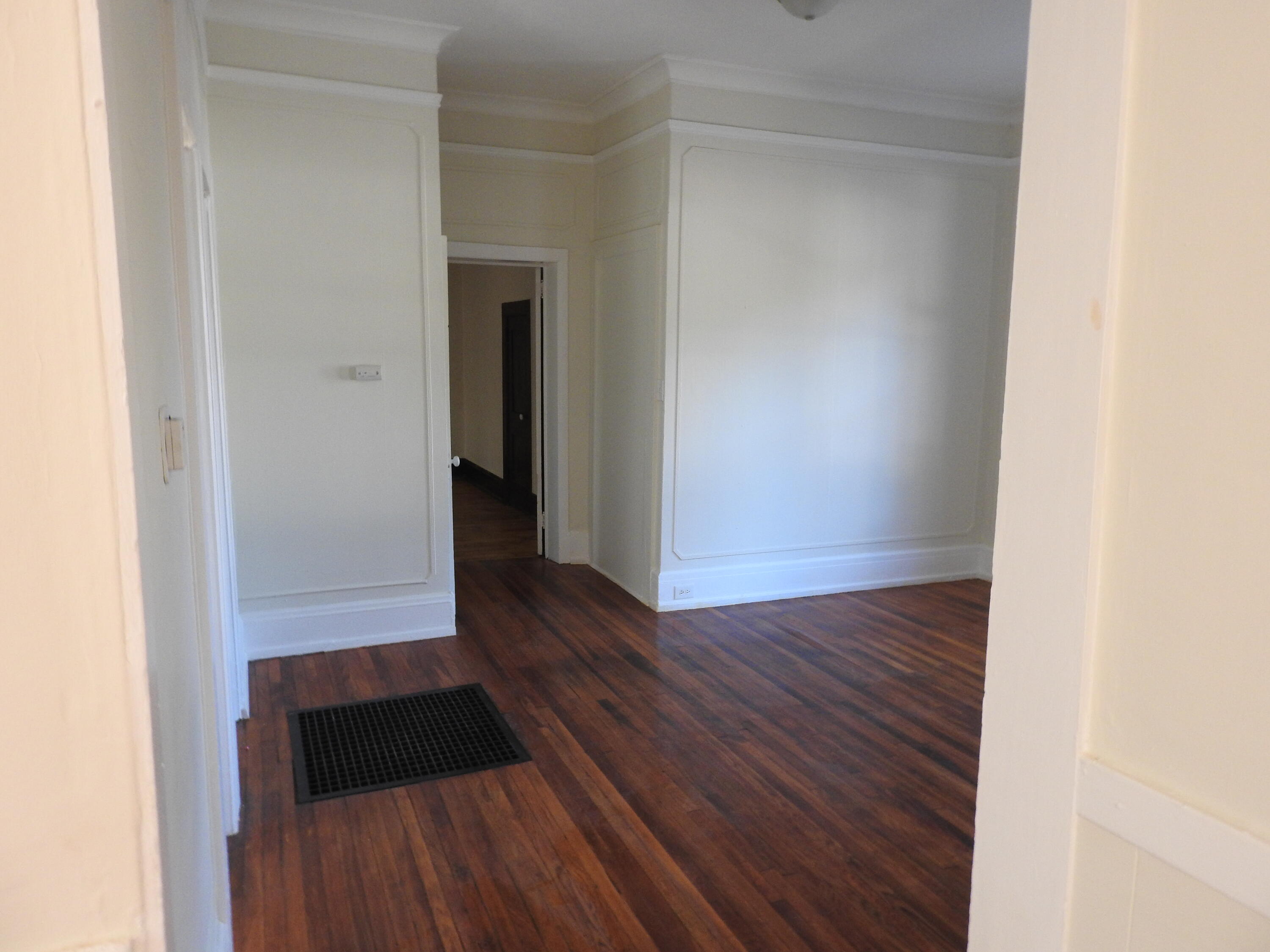 827 West fulton Street W