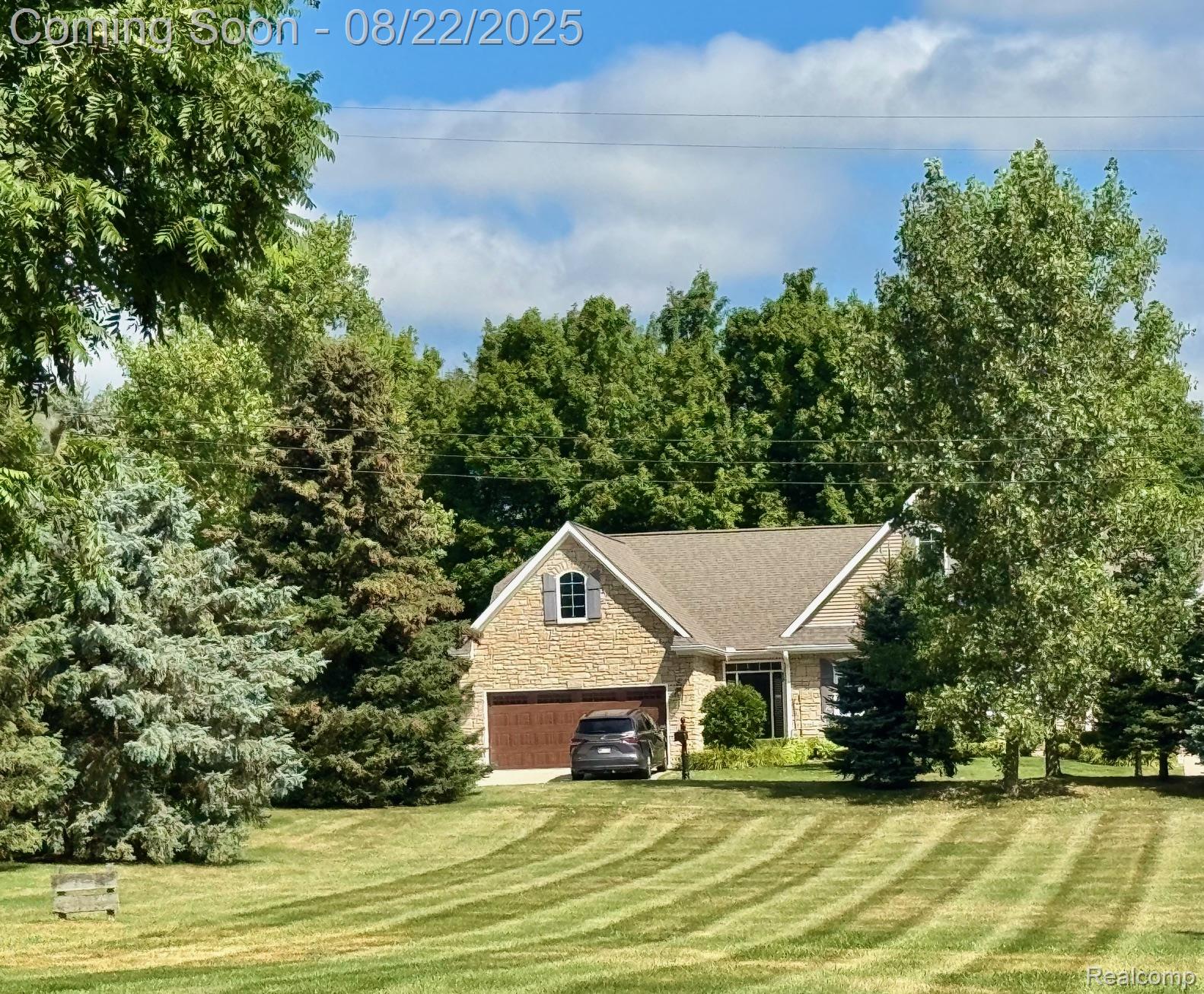 76 Fox Hollow Drive N