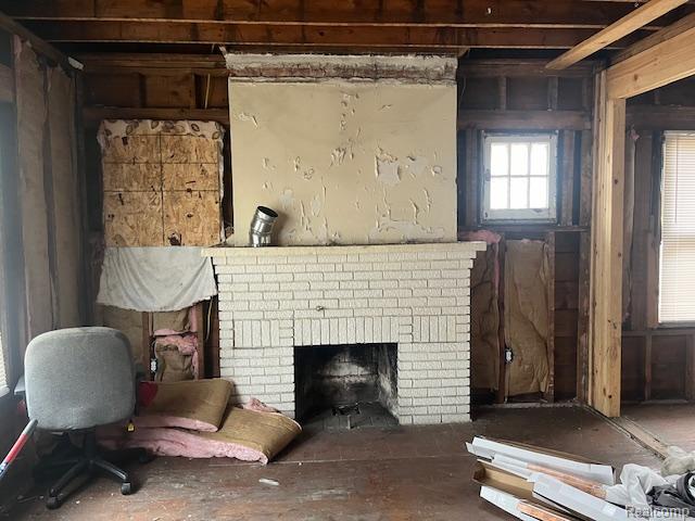 225 W Longwood Place