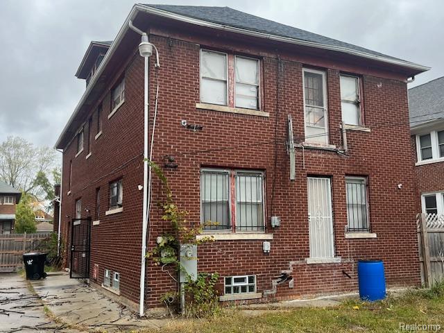 225 W Longwood Place