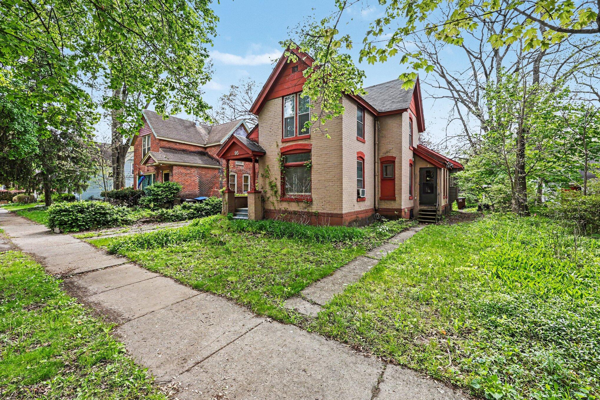 95 Oakwood Street