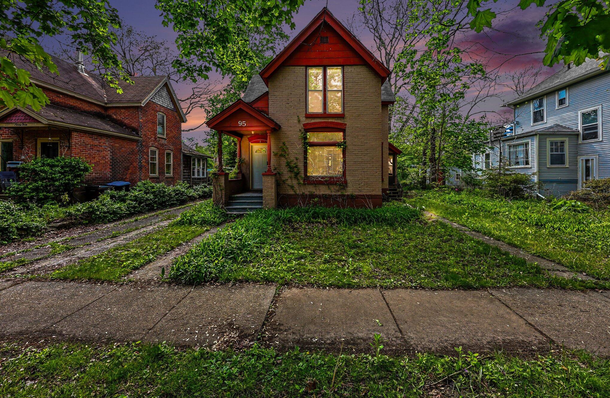 95 Oakwood Street