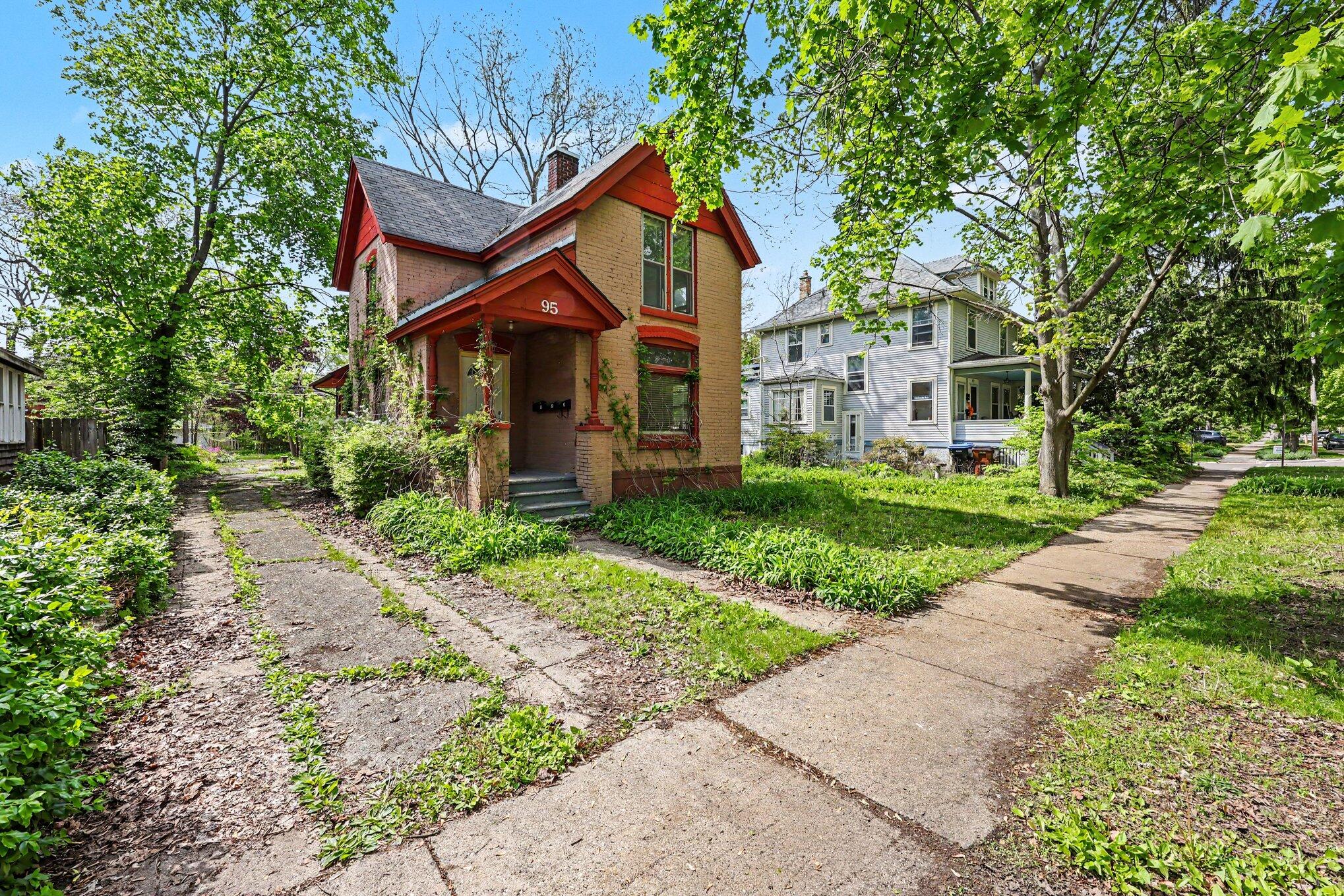 95 Oakwood Street