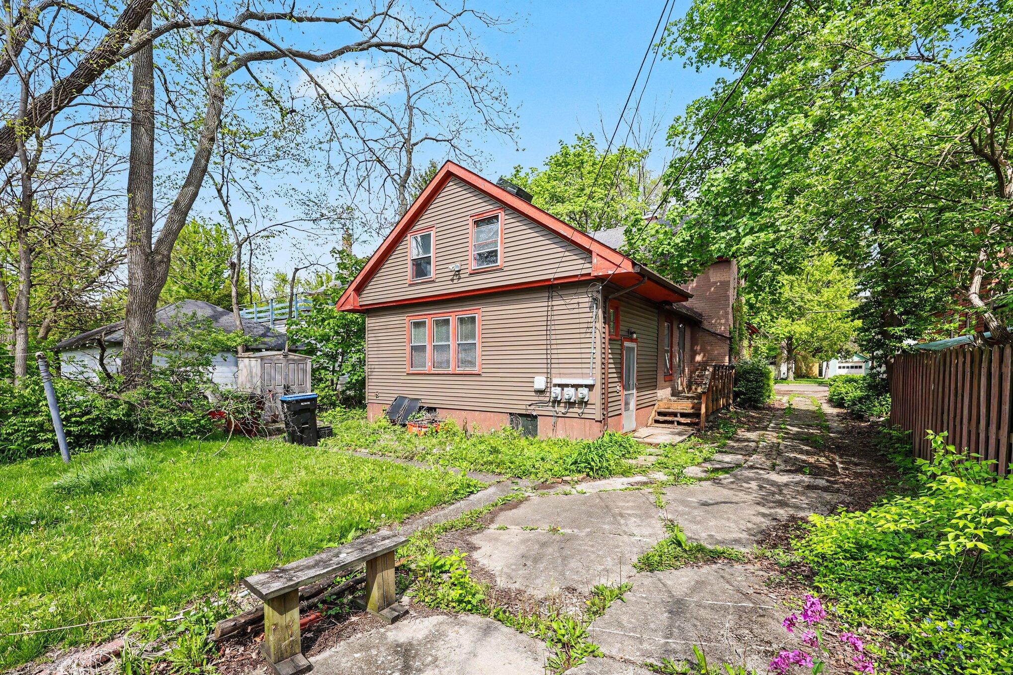 95 Oakwood Street
