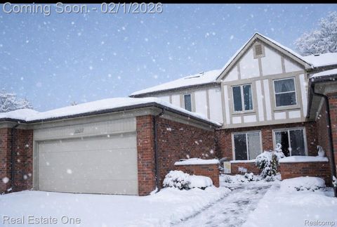 49617 Hamilton Court 28 Shelby Charter Township MI 48315