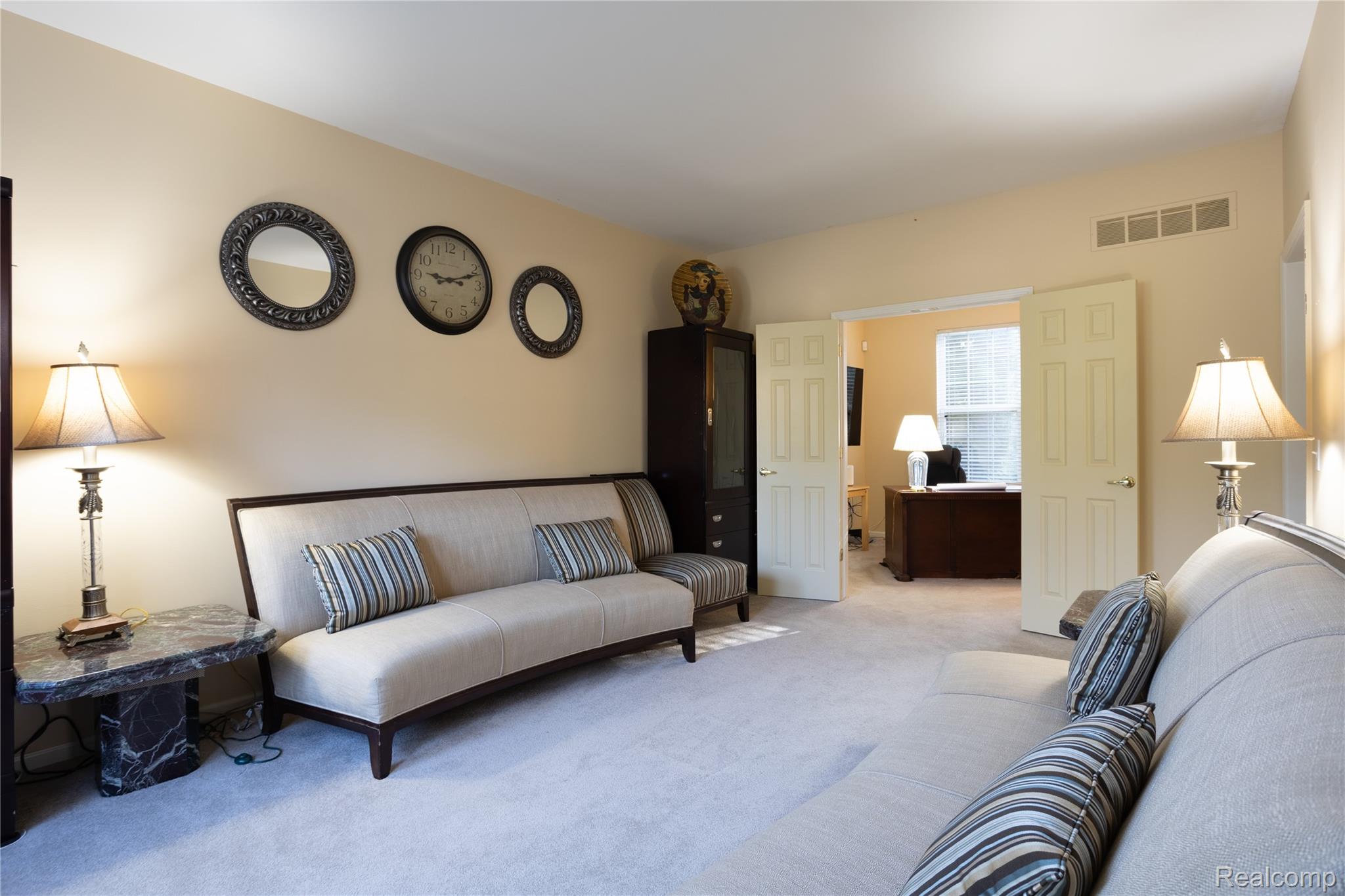 6263 Knob Bend Drive