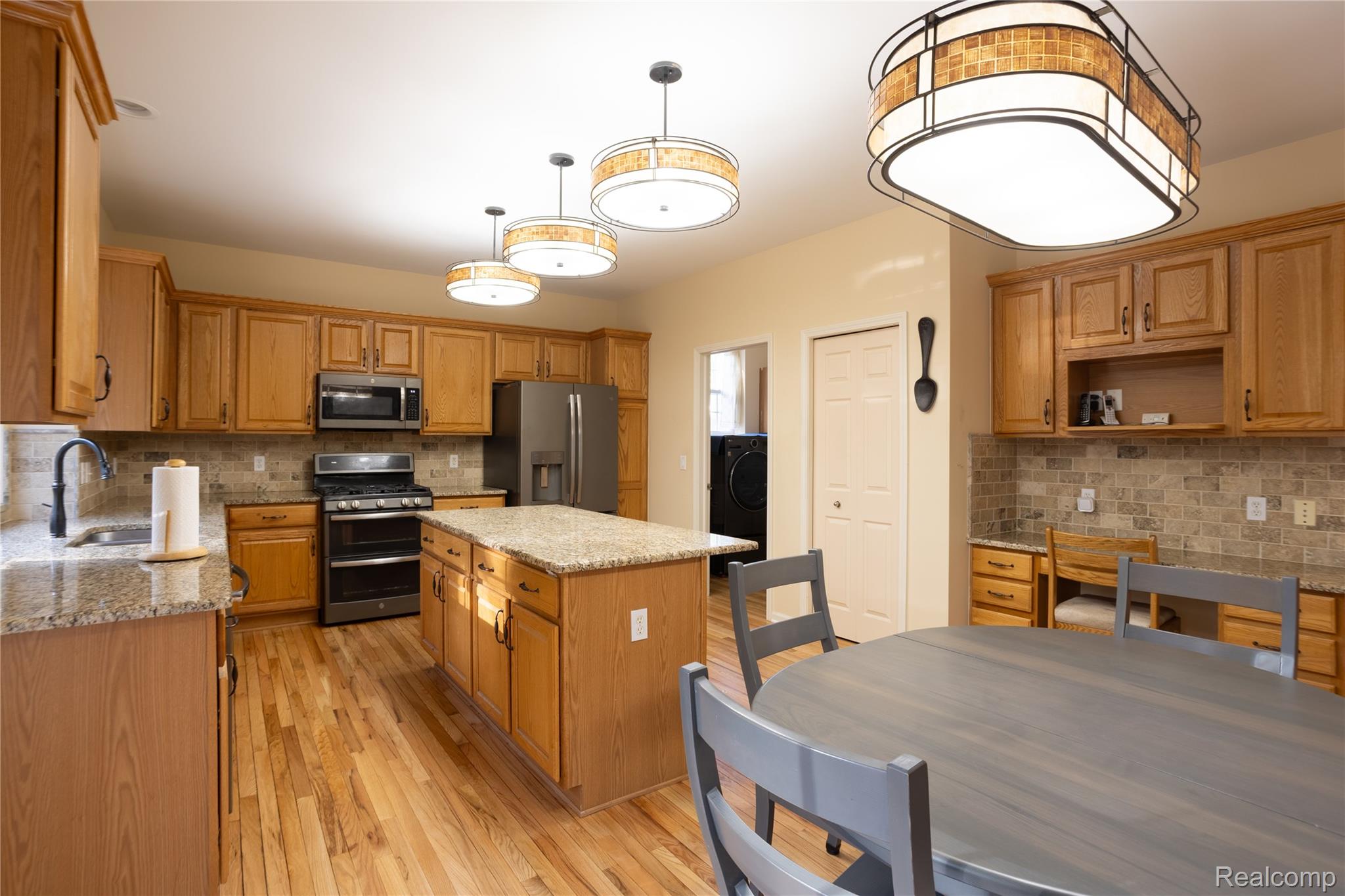 6263 Knob Bend Drive