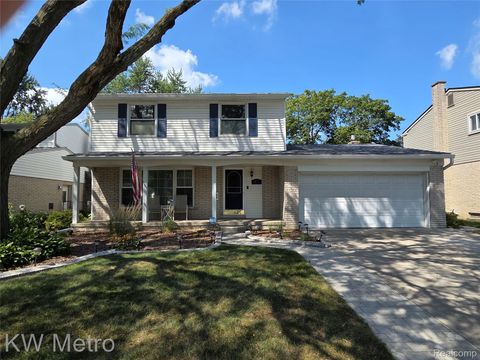 531 N Manitou Avenue Clawson City MI 48017