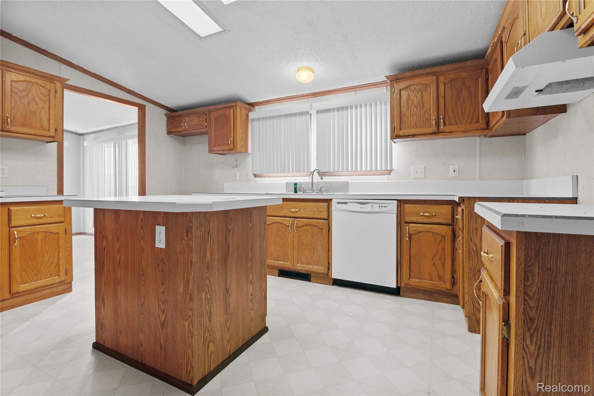 Northville, Michigan 48167, United States, 3 Bedrooms Bedrooms, ,2 BathroomsBathrooms,Residential,Active,257495