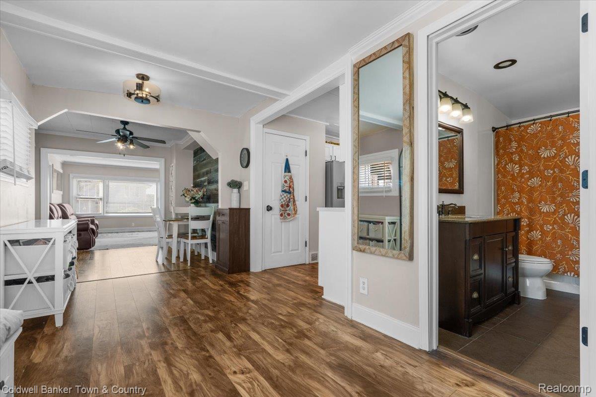 2710 Lakeridge