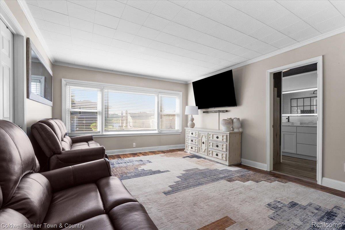 2710 Lakeridge