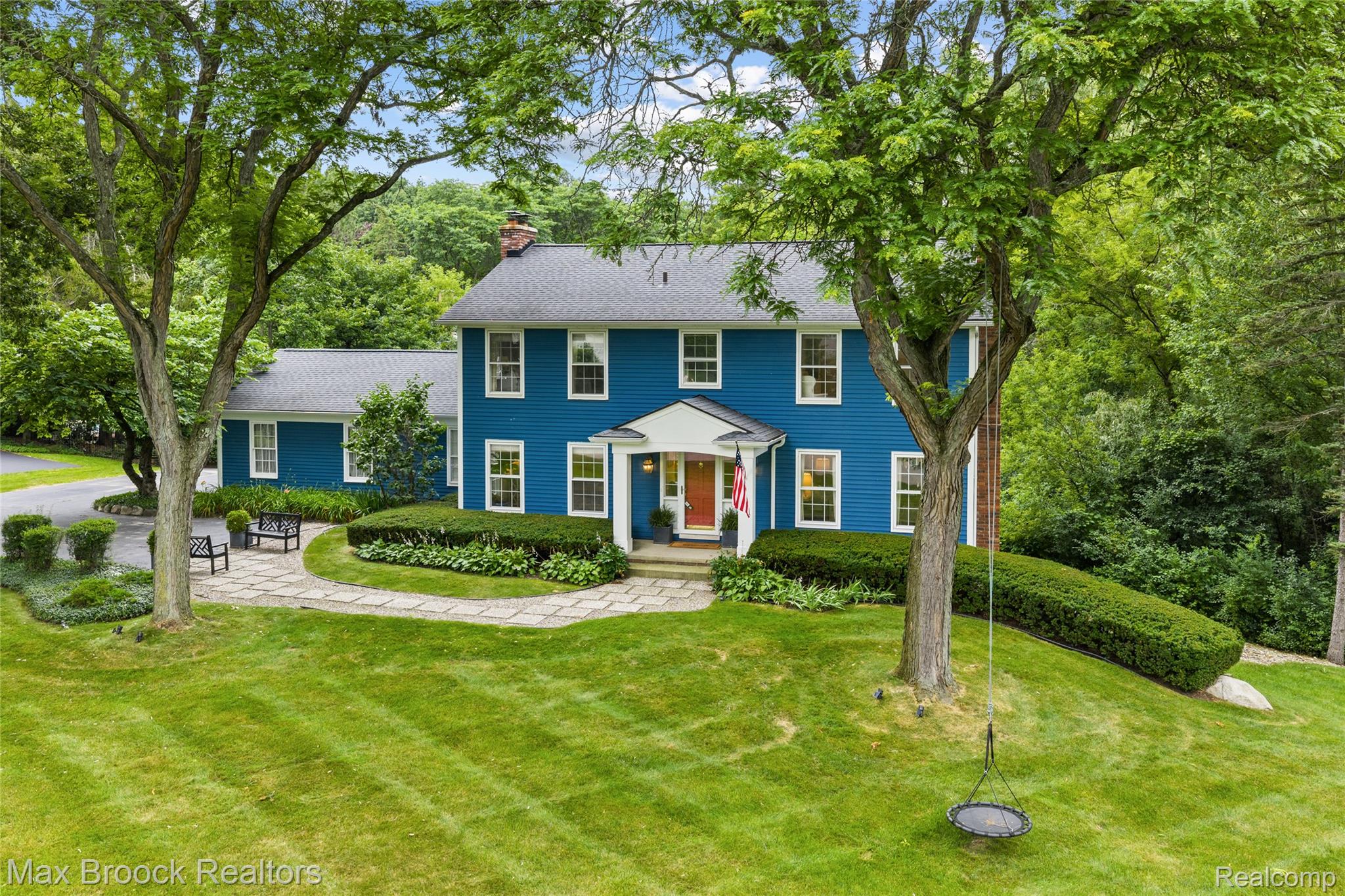 578 Woodway Court