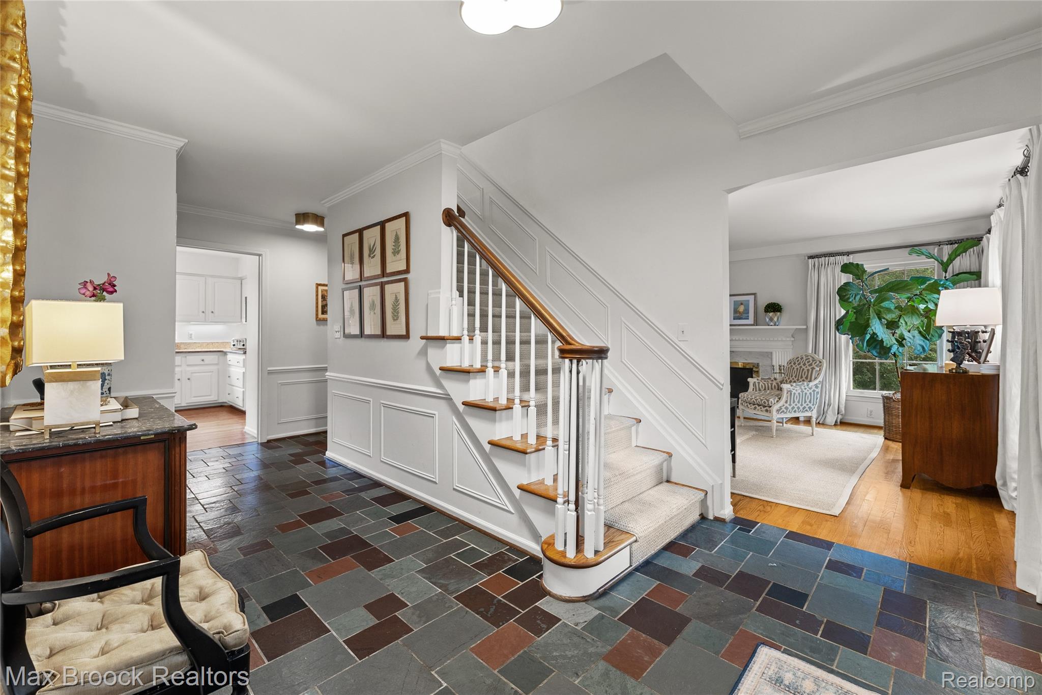 578 Woodway Court