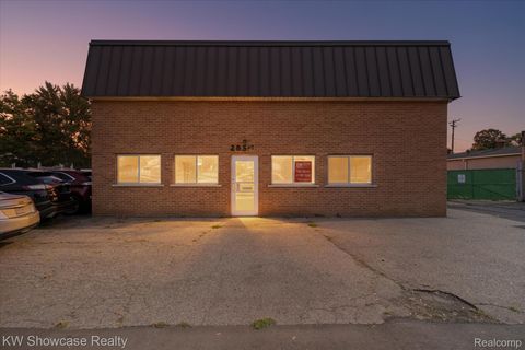 28540 Utica Road Roseville City MI 48066