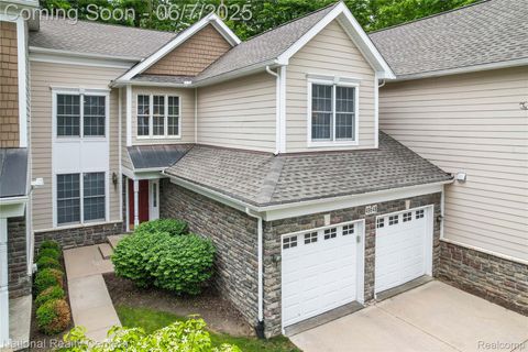 49648 Timber Trail Novi City MI 48374