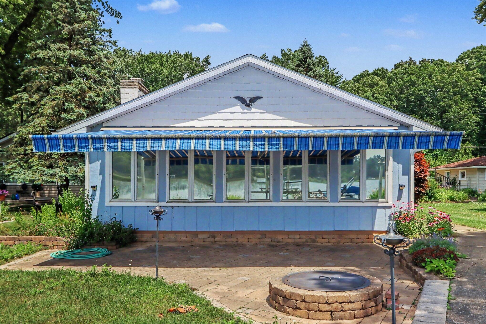 11169 Lakeshore Drive