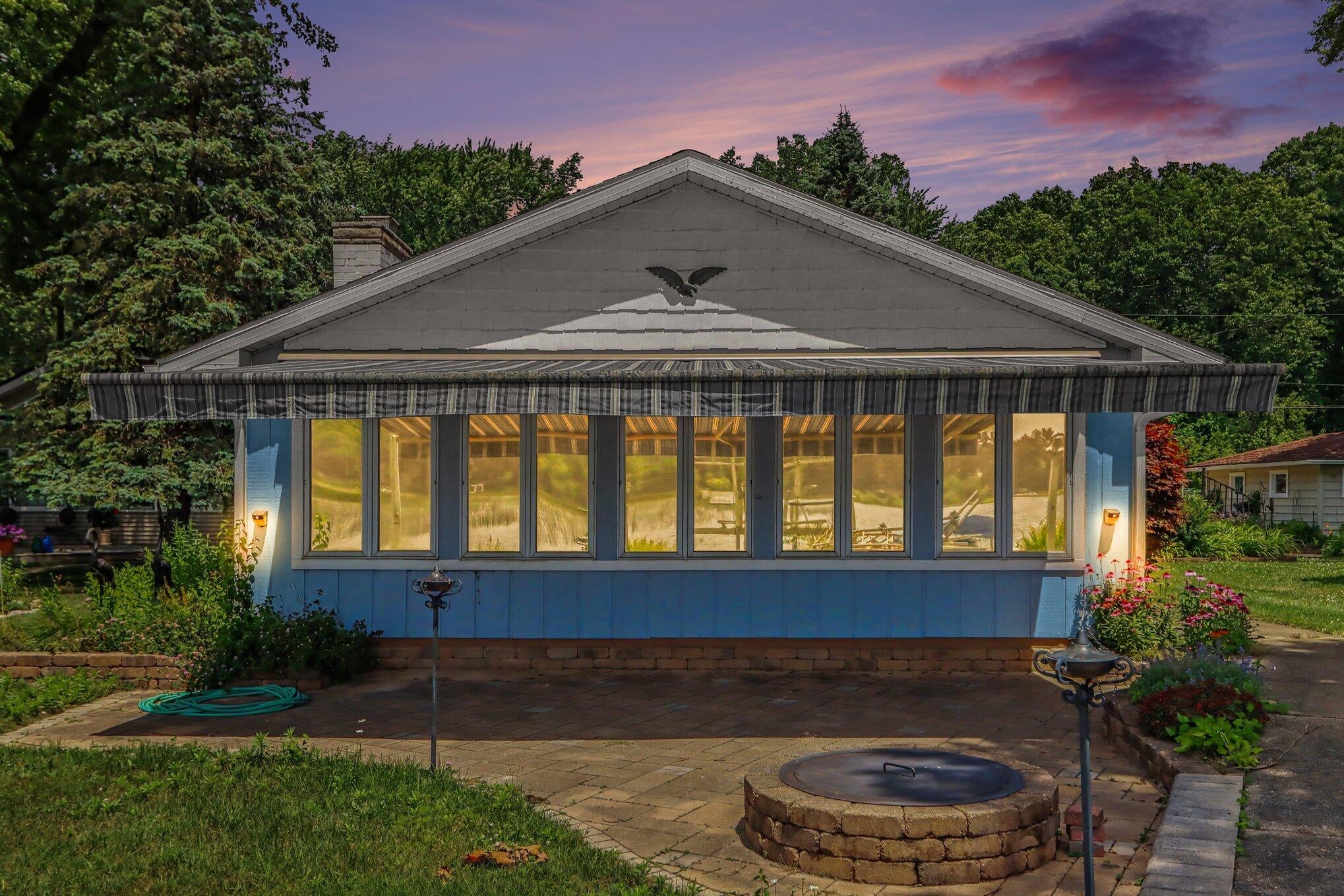 11169 Lakeshore Drive