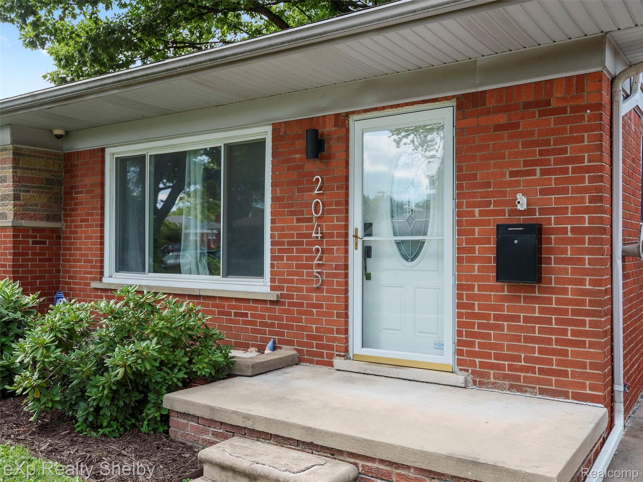 20425 Sunnydale Street