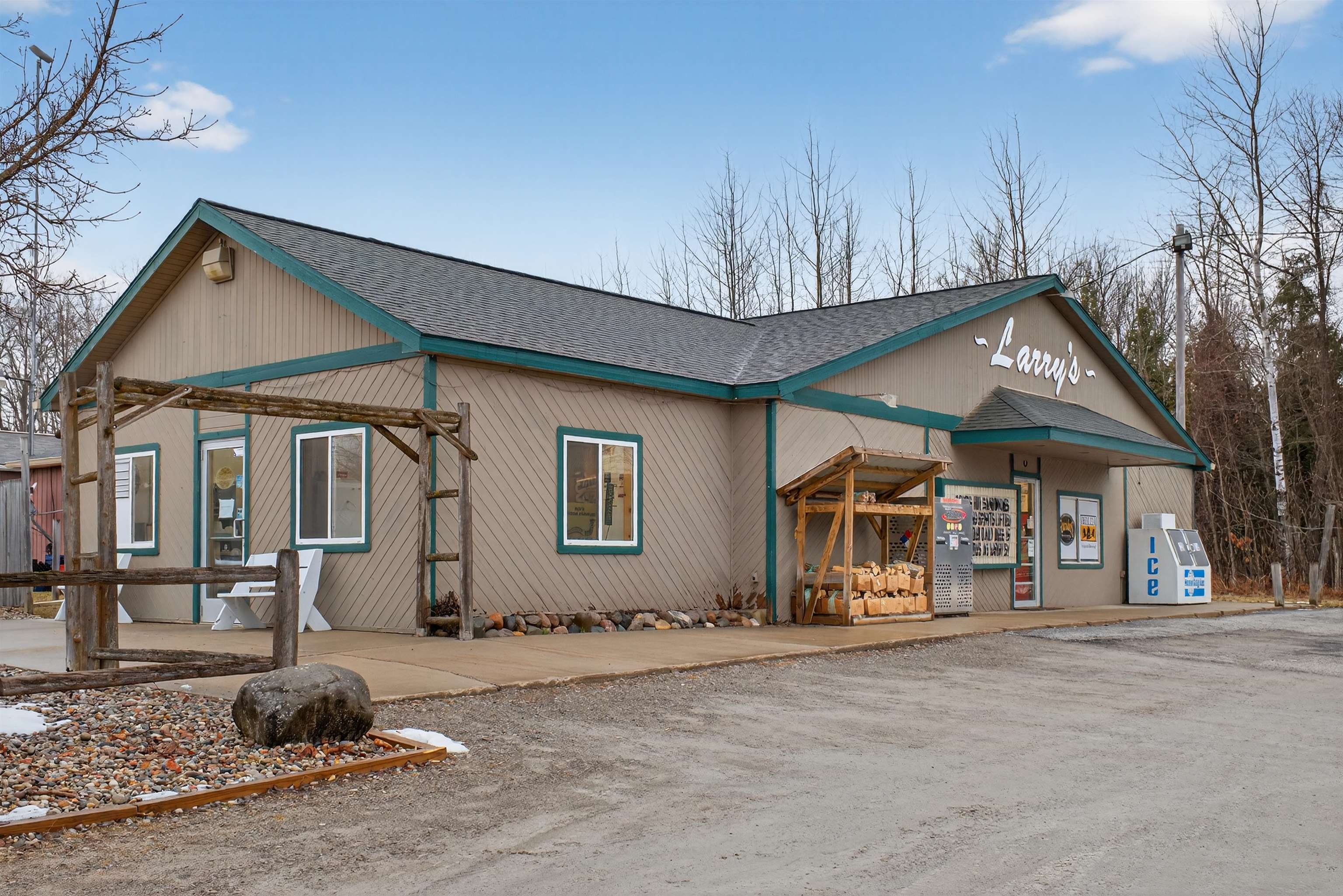 5449 Round Lake Road