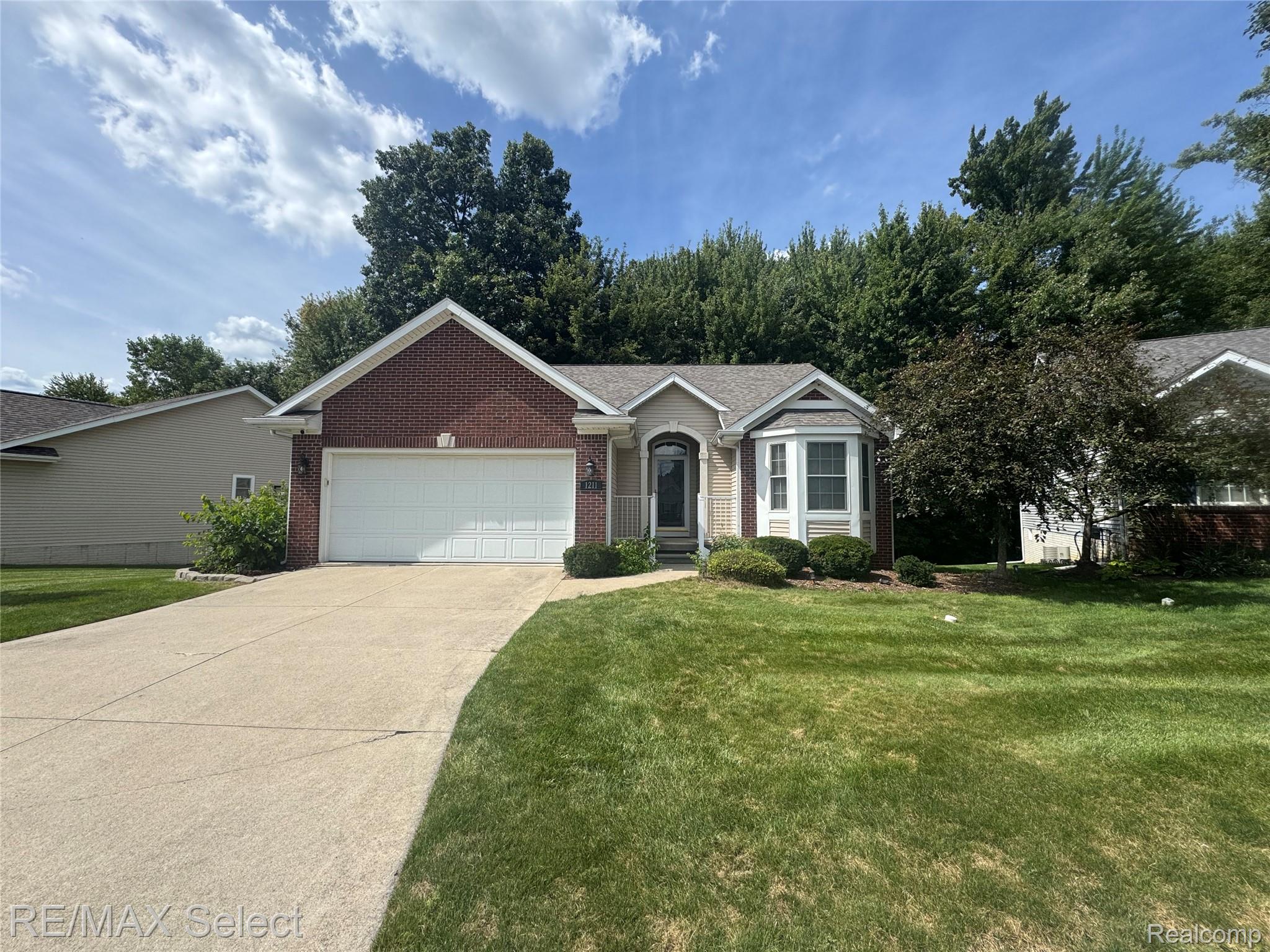 1211 Creek View Court