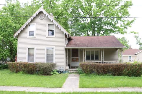 306 Summer St. Street Adrian City MI 49221